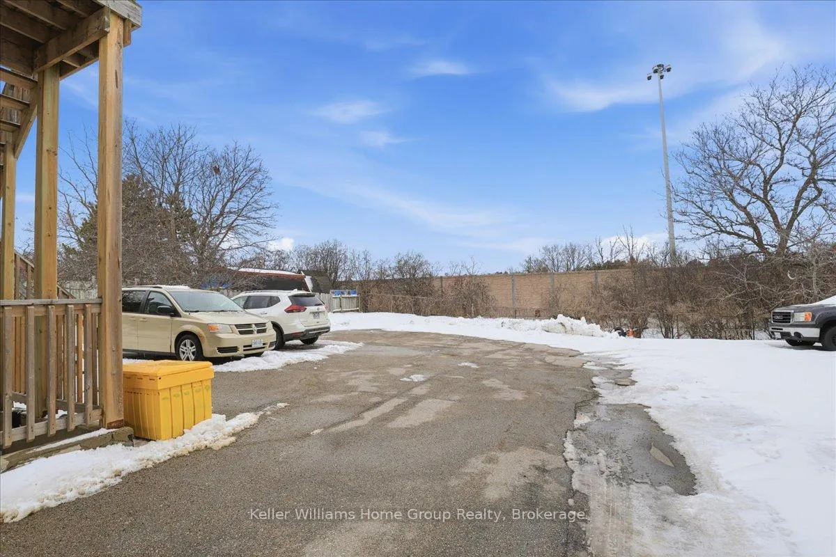 Photo 37 of 118 Chandler Drive, Kitchener — HOMEH