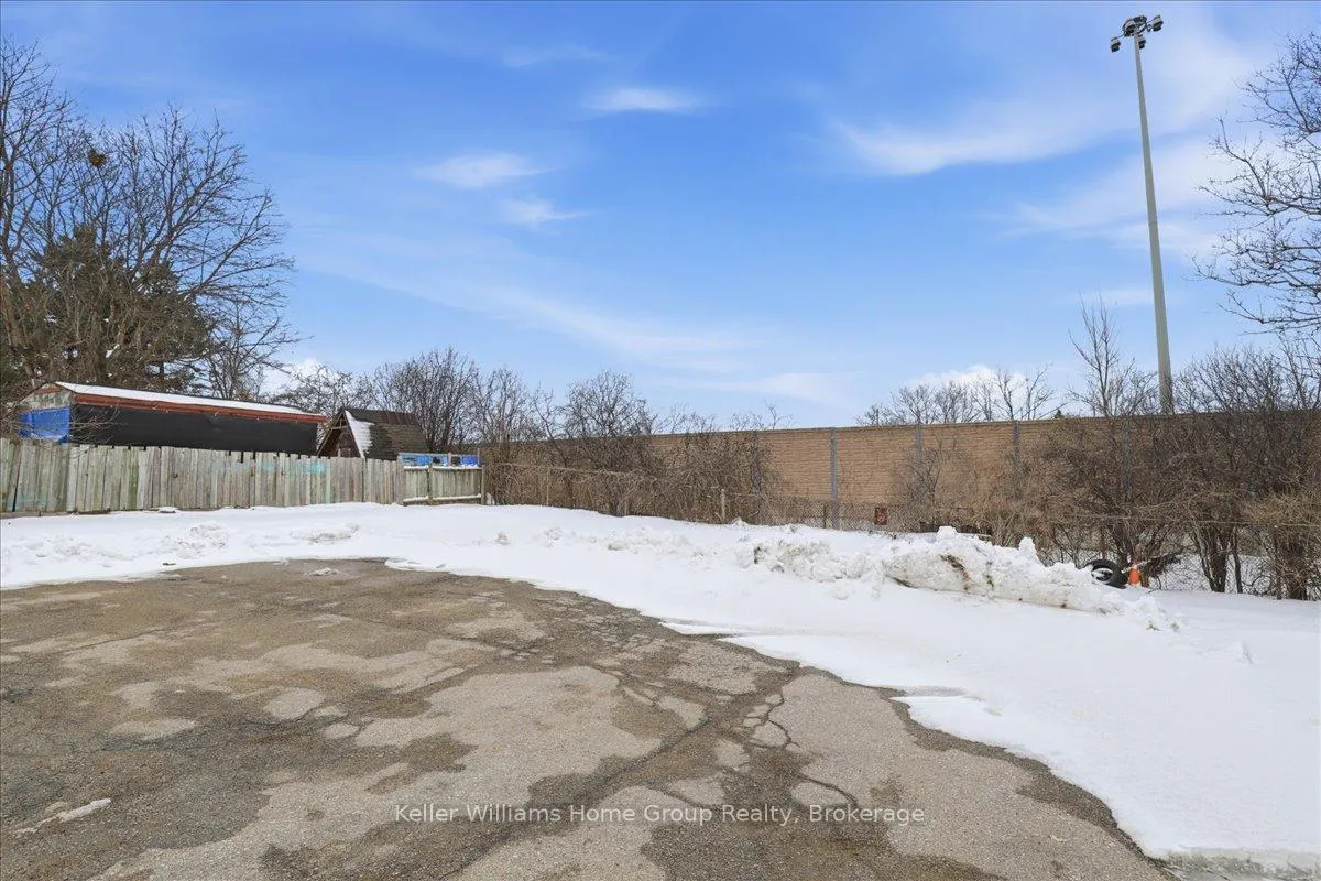 Photo 38 of 118 Chandler Drive, Kitchener — HOMEH