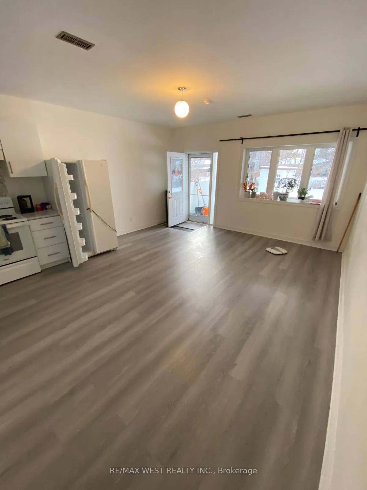 Photo 3 of 9720 Keele Street, Vaughan, Maple — HOMEH