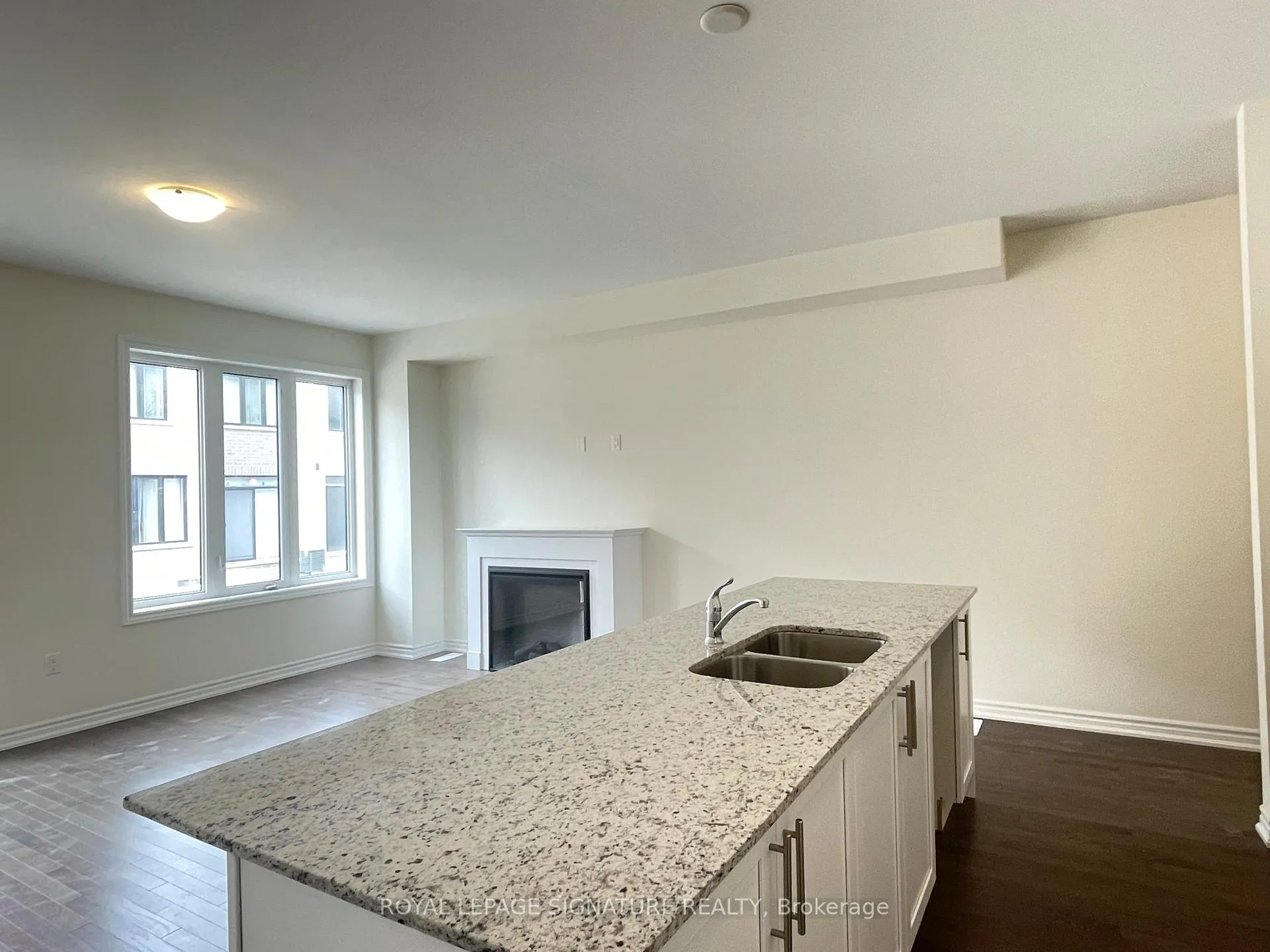 Photo 5 of 50 Hartington Street, Vaughan, Kleinburg — HOMEH