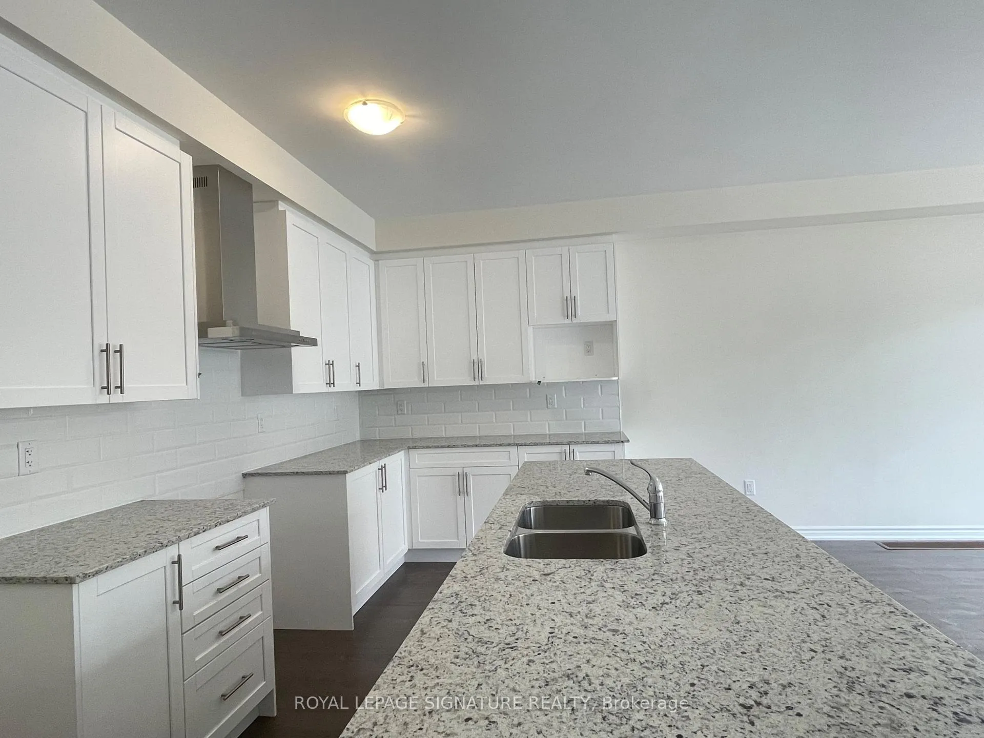 Photo 6 of 50 Hartington Street, Vaughan, Kleinburg — HOMEH