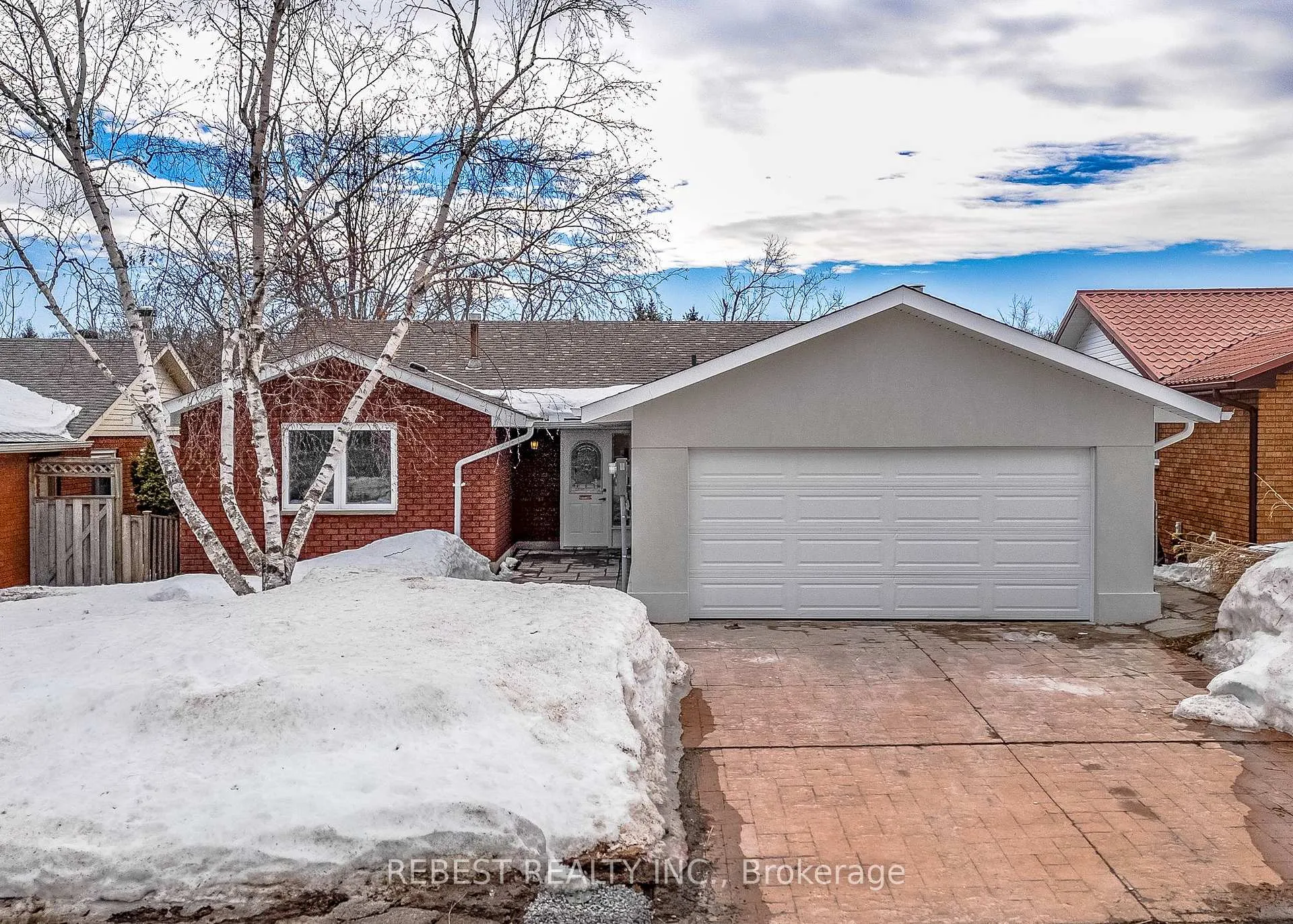 Front of 92 Lillian Crescent