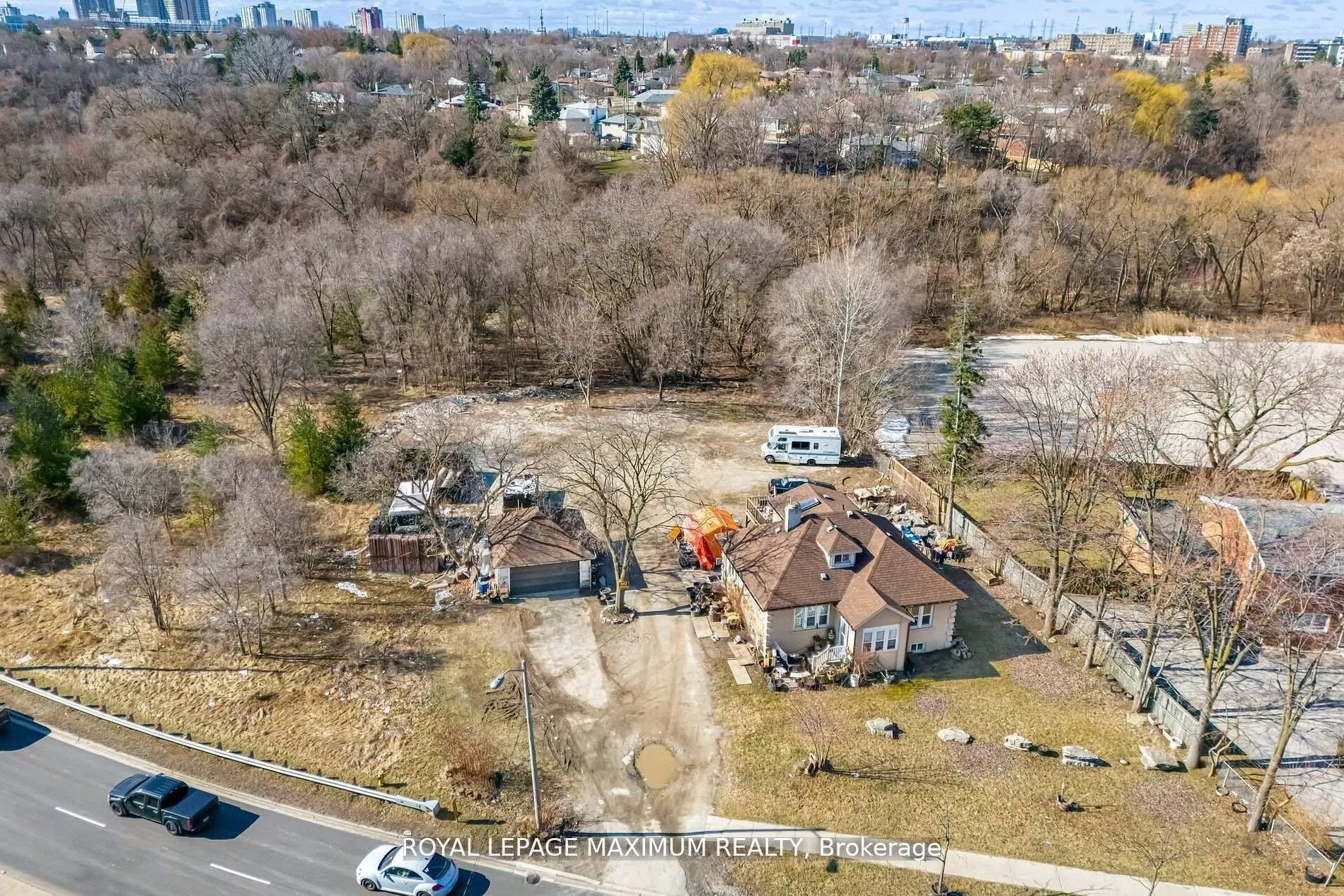 Photo 1 of 255 Albion Road, Etobicoke, Elms-Old Rexdale — HOMEH