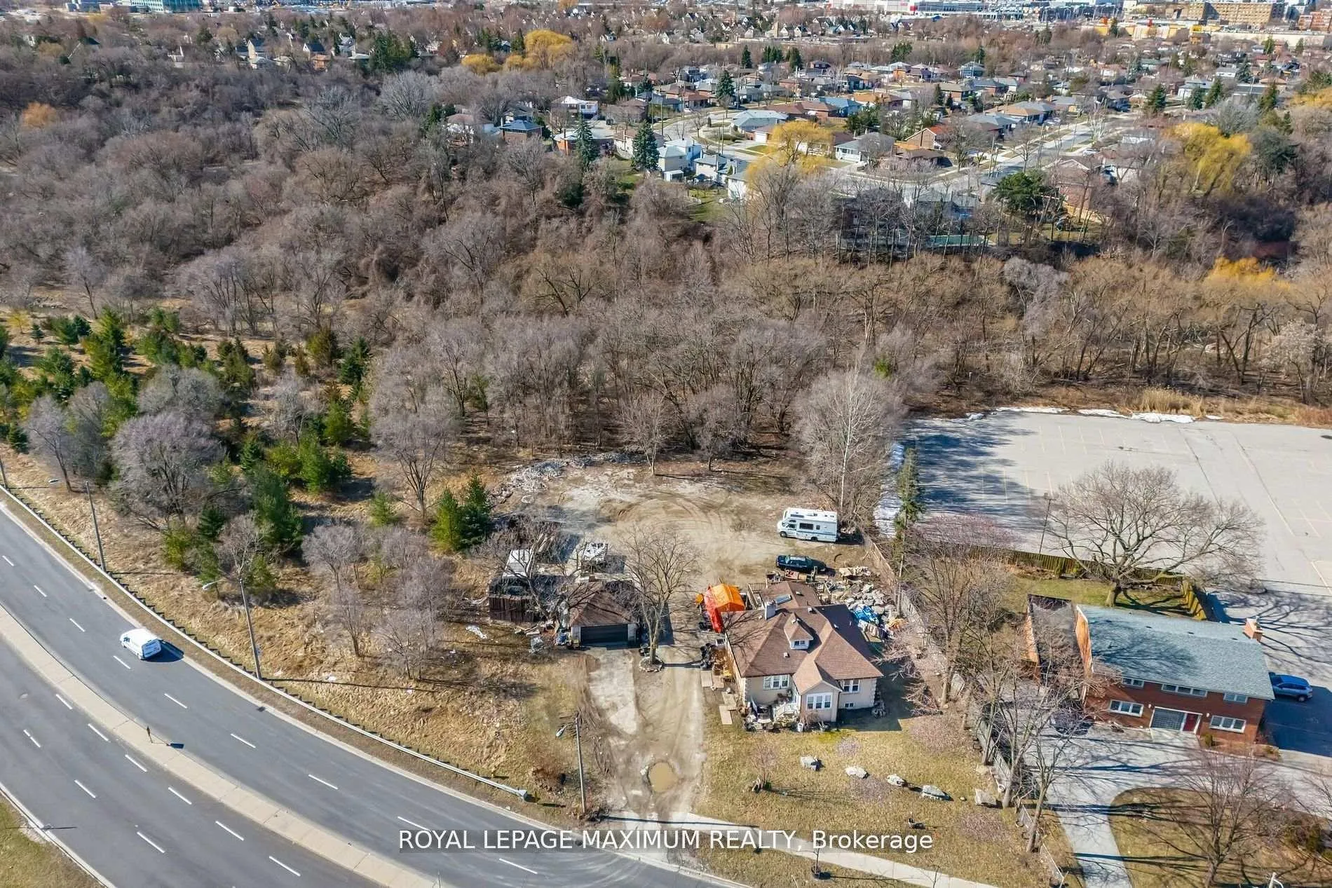 Photo 2 of 255 Albion Road, Etobicoke, Elms-Old Rexdale — HOMEH