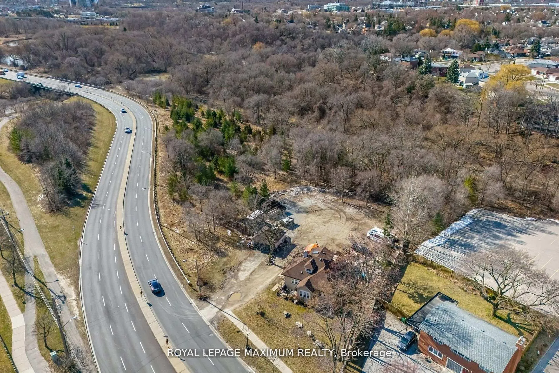 Photo 3 of 255 Albion Road, Etobicoke, Elms-Old Rexdale — HOMEH