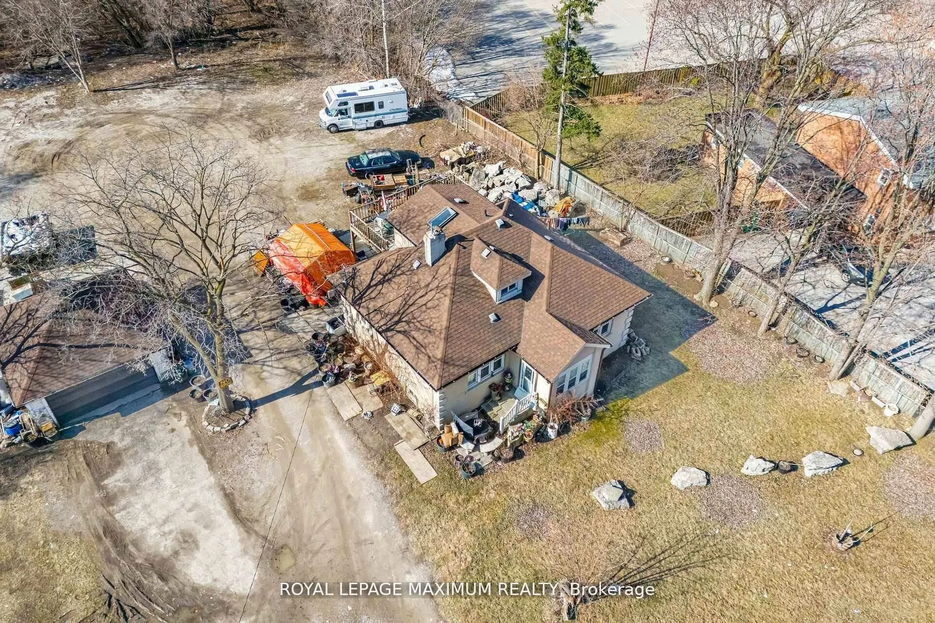 Photo 8 of 255 Albion Road, Etobicoke, Elms-Old Rexdale — HOMEH