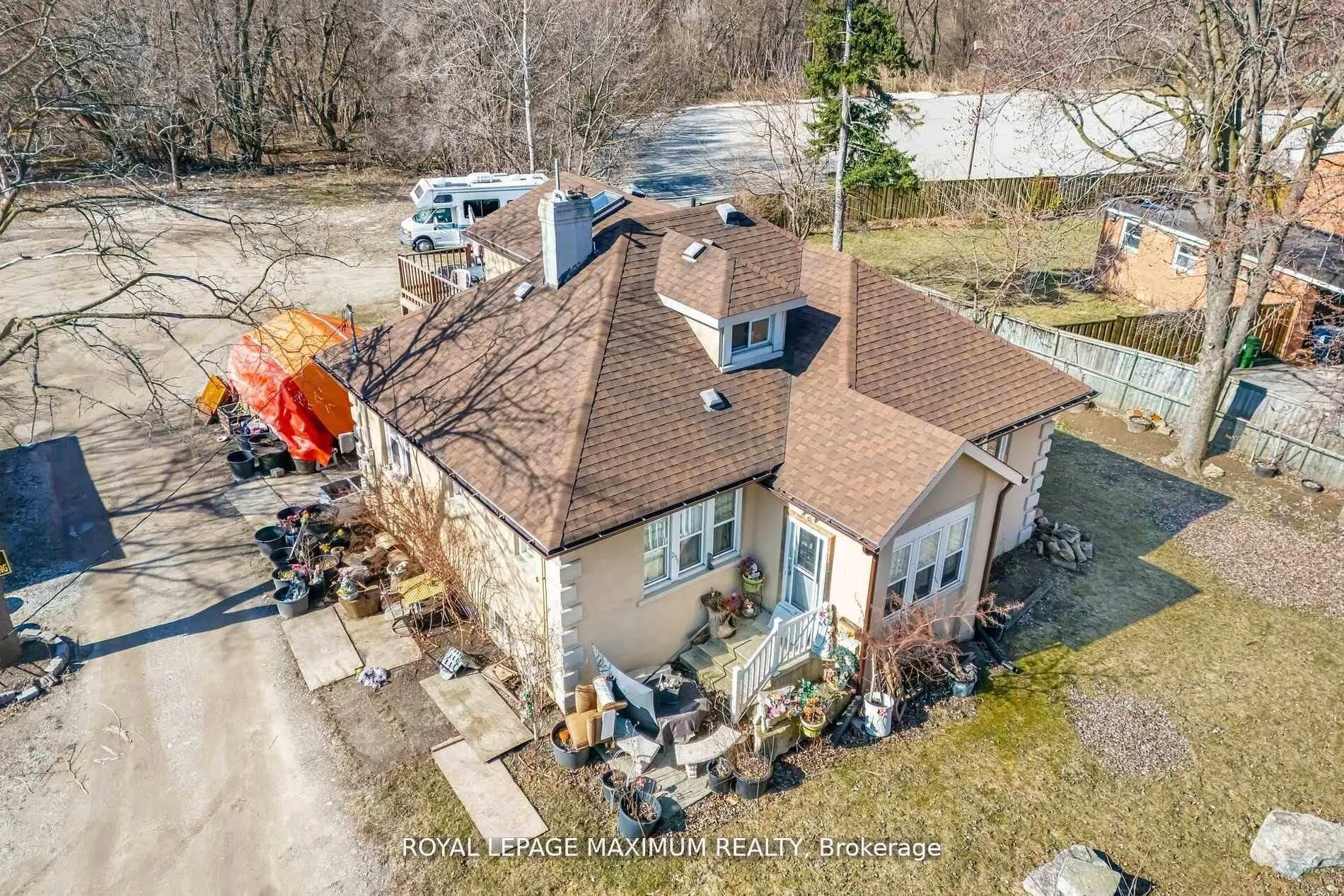 Photo 10 of 255 Albion Road, Etobicoke, Elms-Old Rexdale — HOMEH