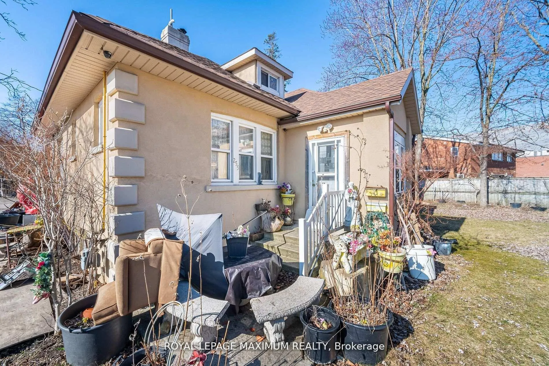 Photo 14 of 255 Albion Road, Etobicoke, Elms-Old Rexdale — HOMEH