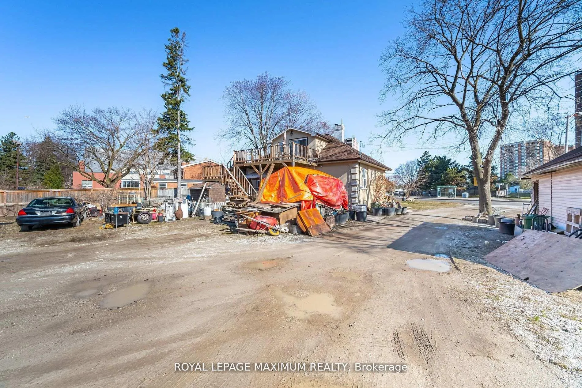 Photo 18 of 255 Albion Road, Etobicoke, Elms-Old Rexdale — HOMEH