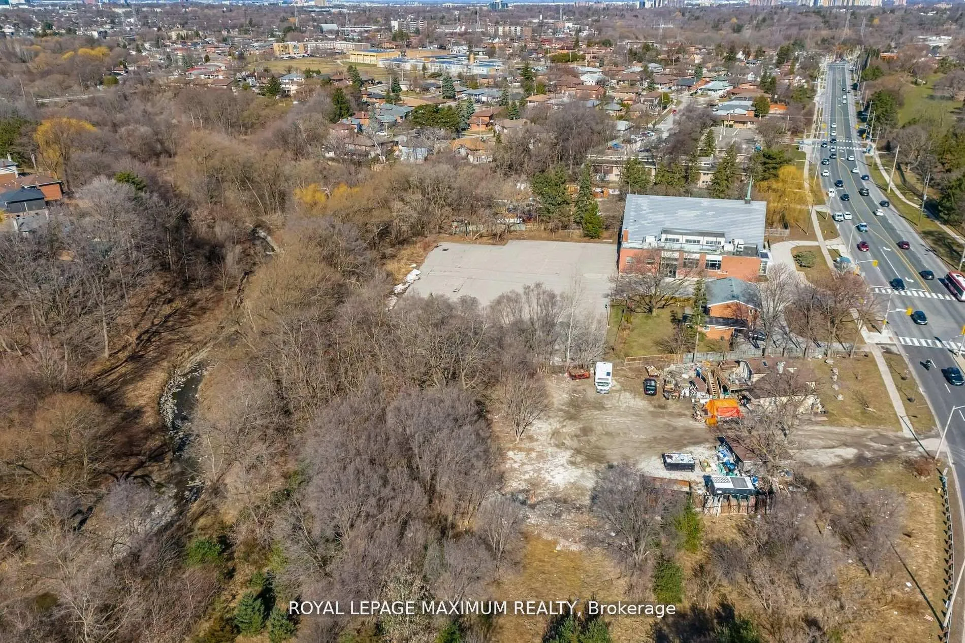 Photo 32 of 255 Albion Road, Etobicoke, Elms-Old Rexdale — HOMEH