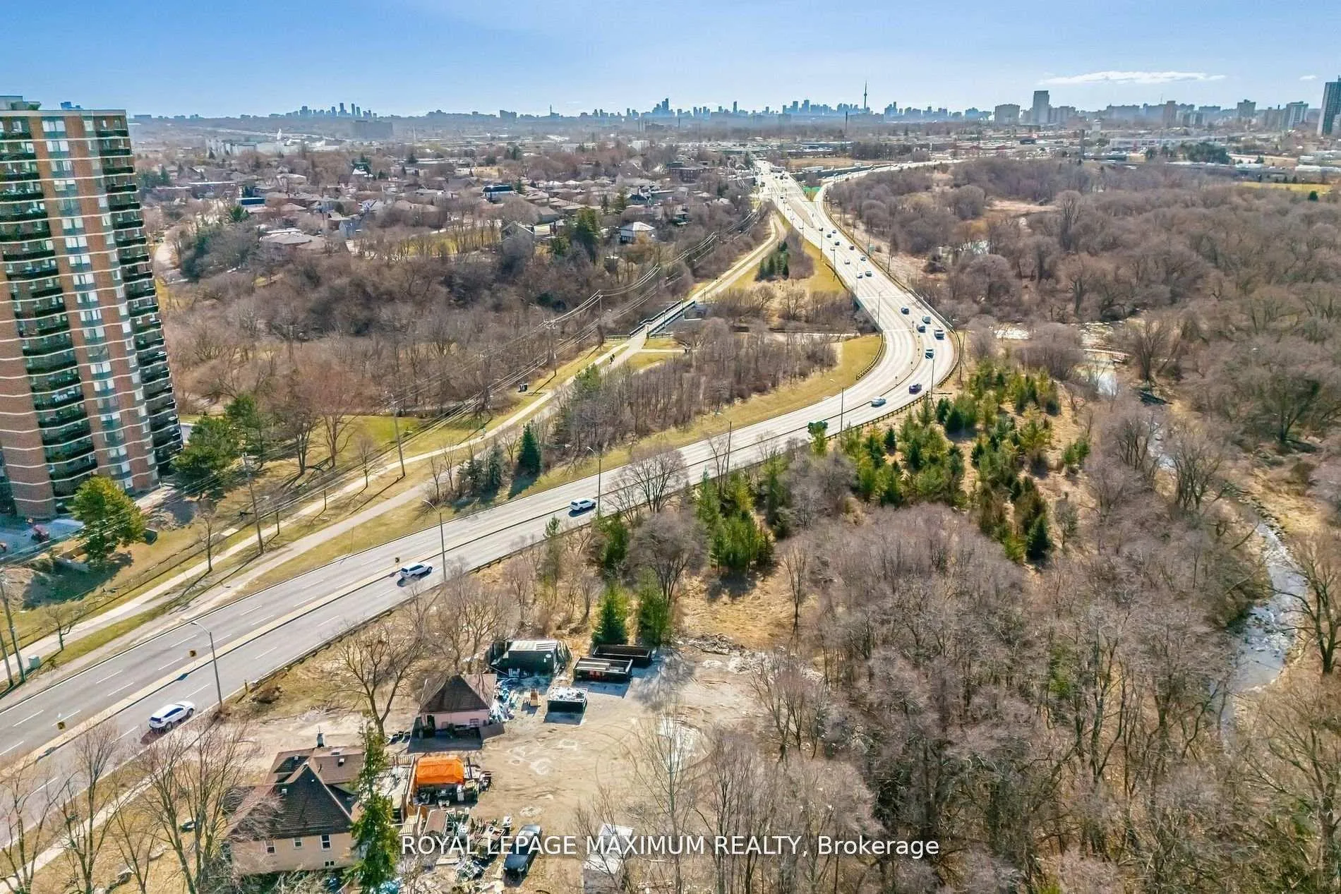 Photo 33 of 255 Albion Road, Etobicoke, Elms-Old Rexdale — HOMEH