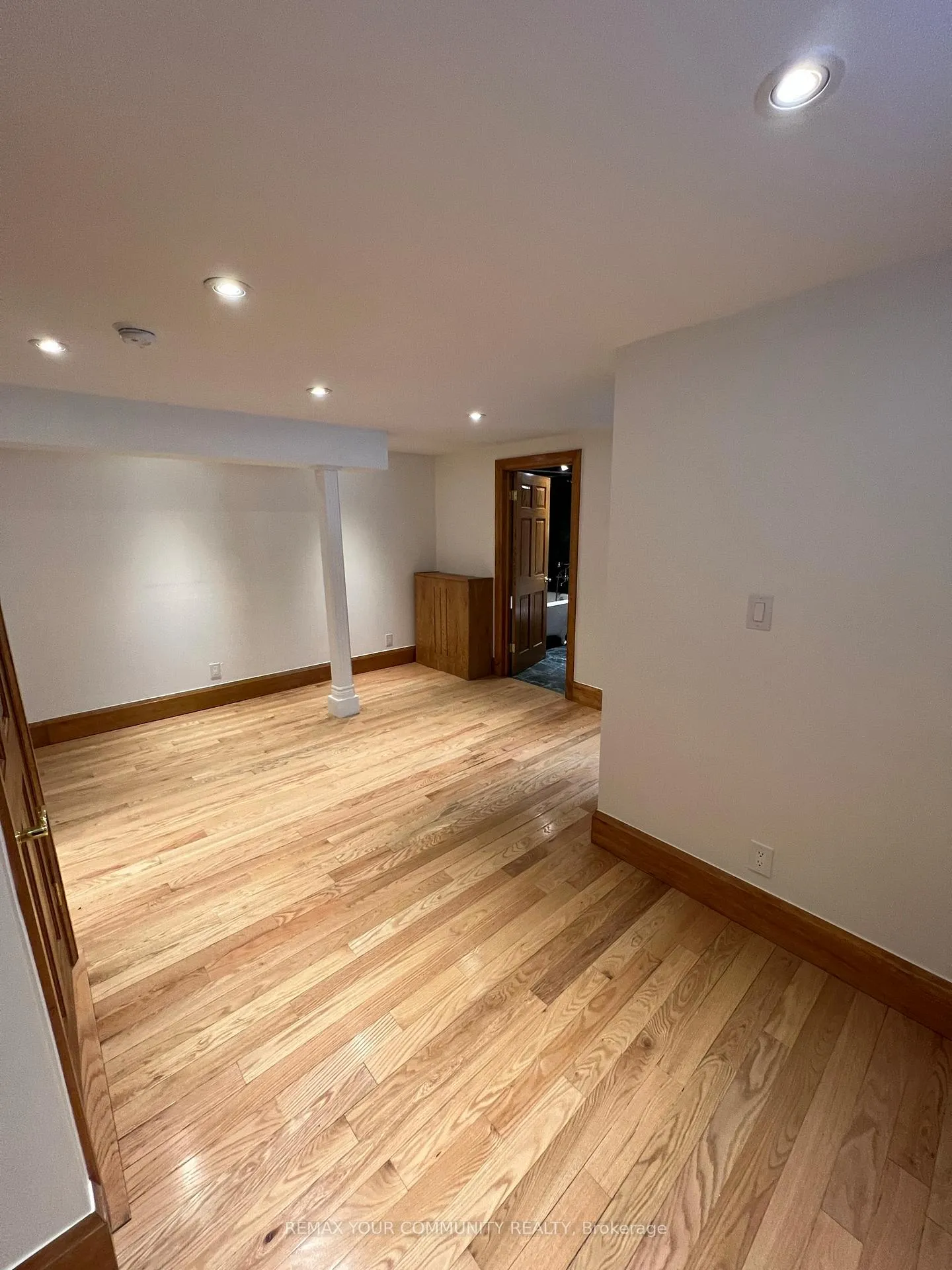 Photo 6 of Unit Rear, 179 St Clair Avenue E, Toronto, Rosedale-Moore Park — HOMEH