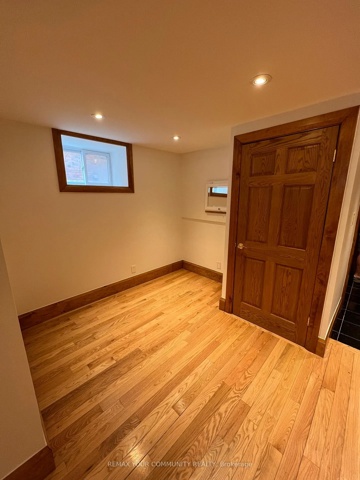 Photo 7 of Unit Rear, 179 St Clair Avenue E, Toronto, Rosedale-Moore Park — HOMEH