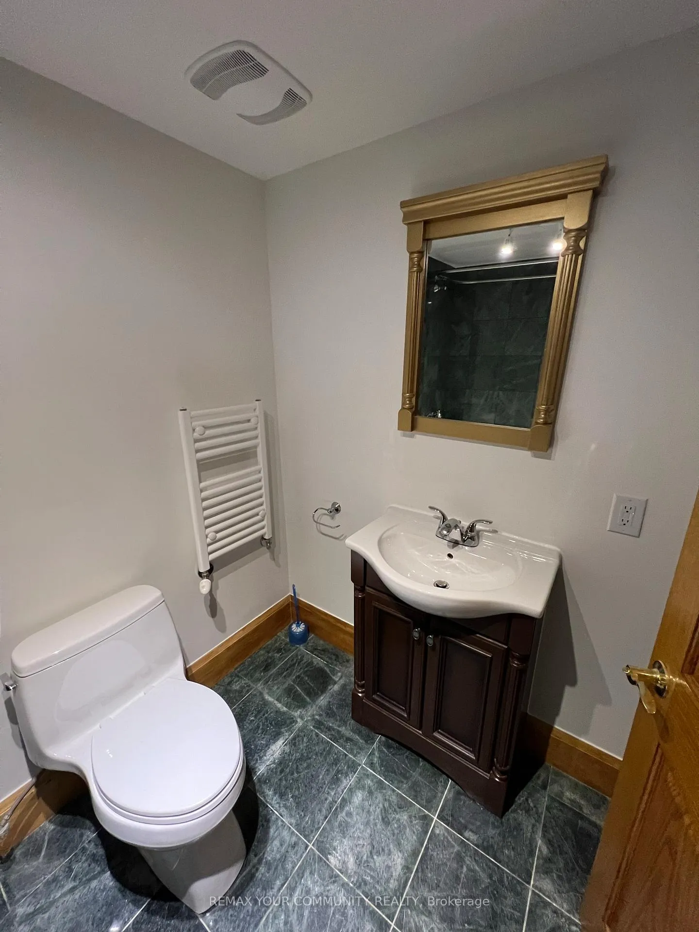 Photo 12 of Unit Rear, 179 St Clair Avenue E, Toronto, Rosedale-Moore Park — HOMEH
