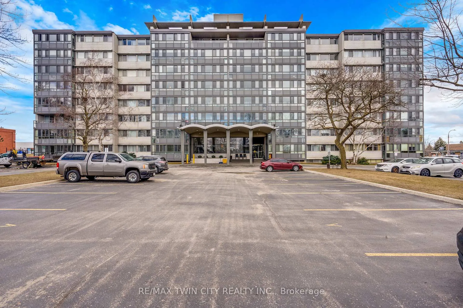Photo 1 of Unit 708, 24 Midland Drive, Kitchener, Stanley Park — HOMEH