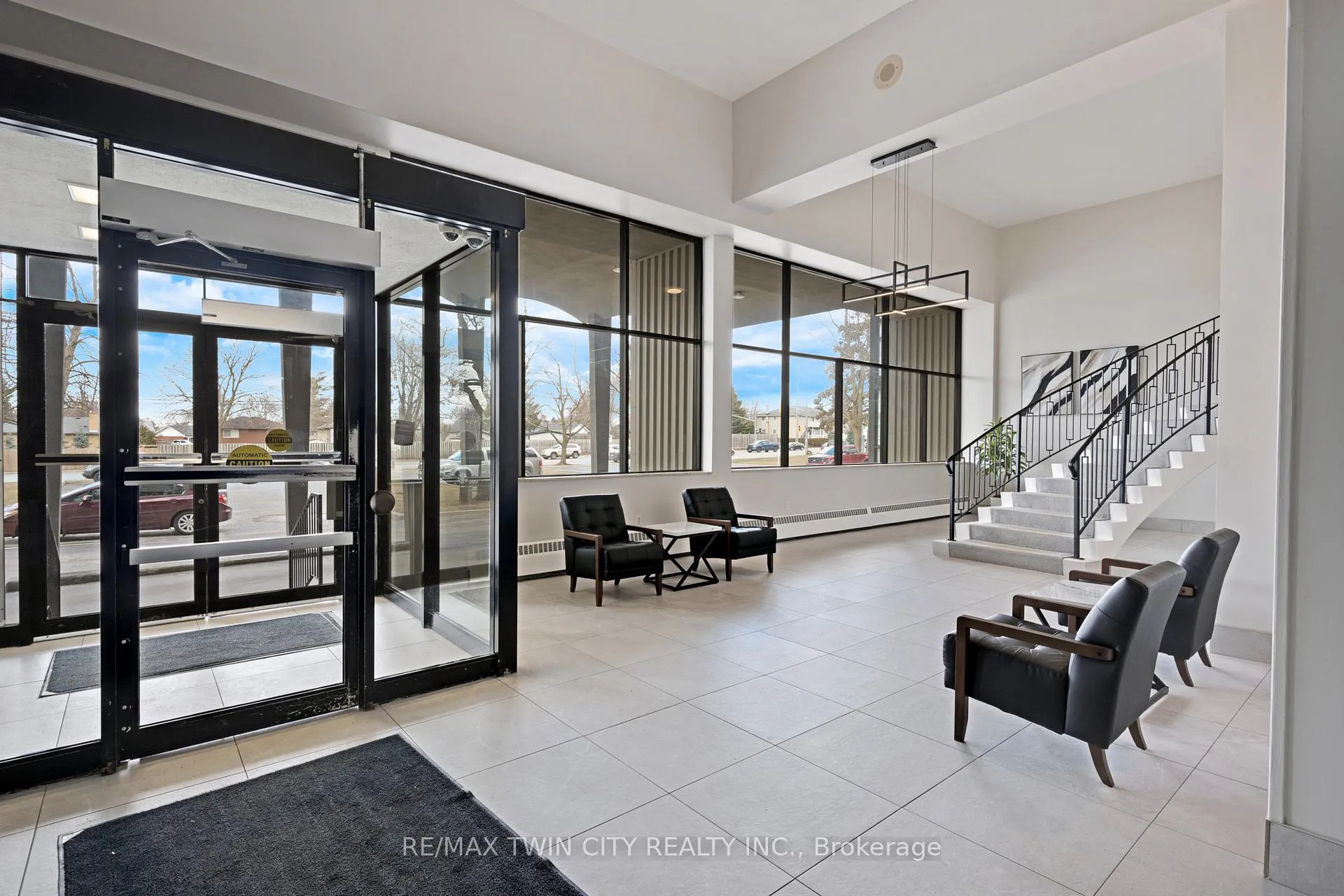 Photo 5 of Unit 708, 24 Midland Drive, Kitchener, Stanley Park — HOMEH