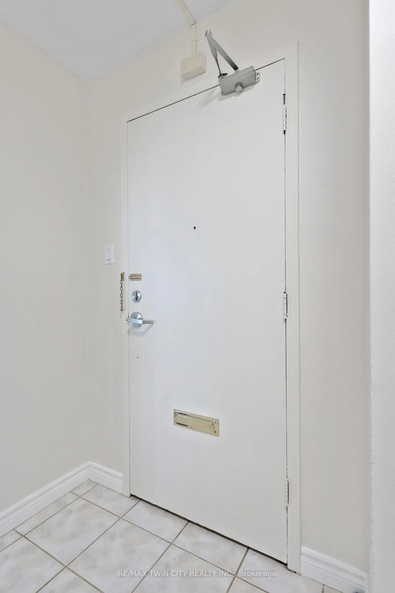 Photo 8 of Unit 708, 24 Midland Drive, Kitchener, Stanley Park — HOMEH