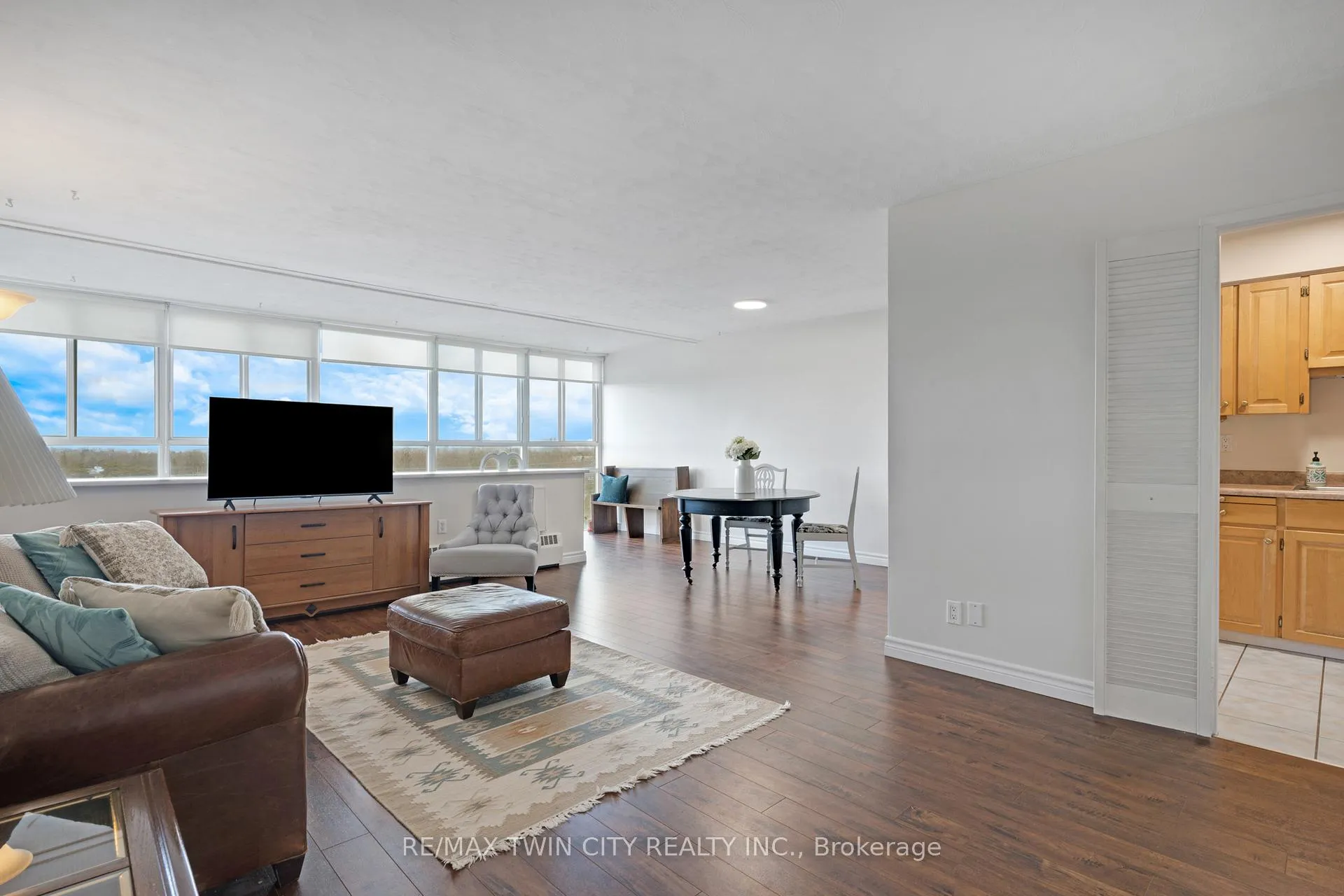 Photo 12 of Unit 708, 24 Midland Drive, Kitchener, Stanley Park — HOMEH