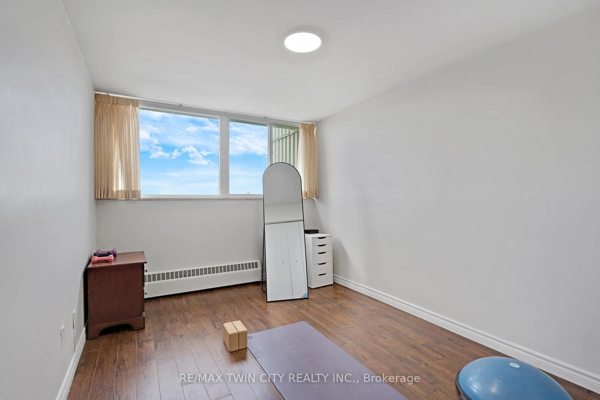 Photo 33 of Unit 708, 24 Midland Drive, Kitchener, Stanley Park — HOMEH
