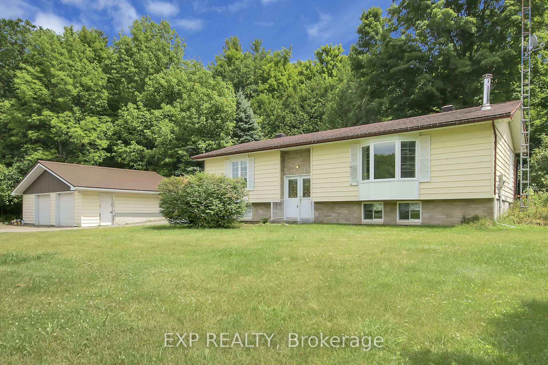 Photo 2 of 182 Robertson Drive, Lanark Highlands, Lanark Highlands (Lanark Village) — HOMEH