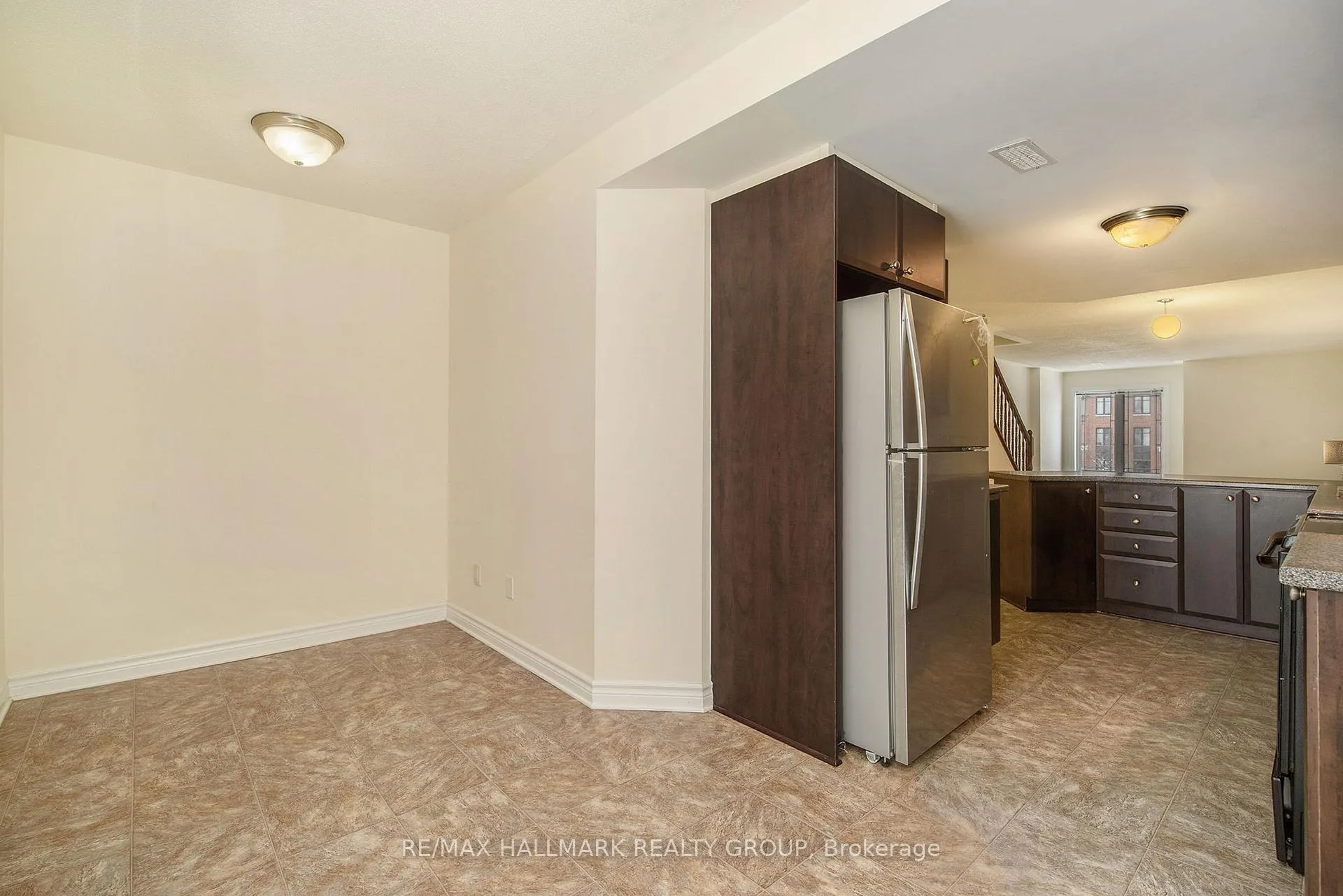 Photo 6 of Unit B, 618 Chapman Mills Drive, Ottawa, Barrhaven - Strandherd — HOMEH