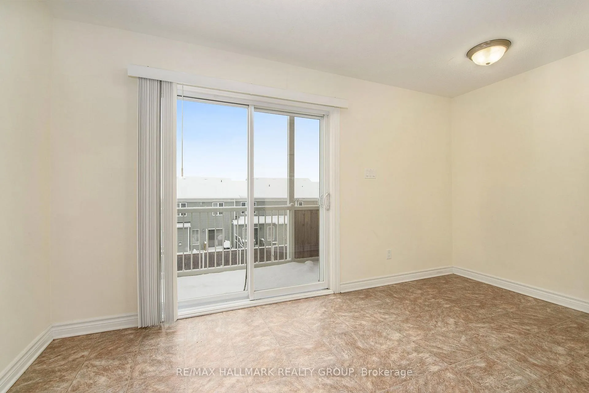 Photo 8 of Unit B, 618 Chapman Mills Drive, Ottawa, Barrhaven - Strandherd — HOMEH