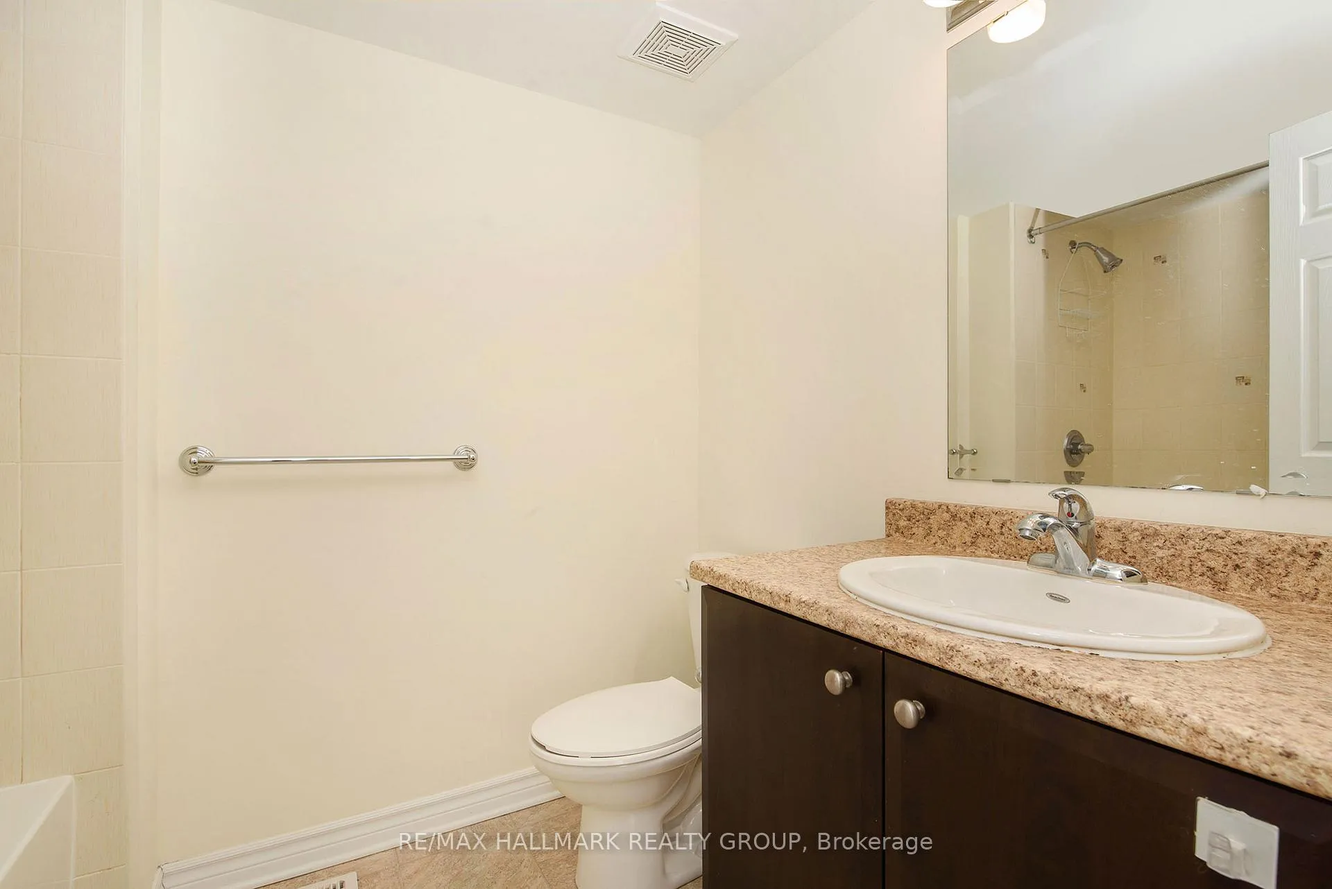 Photo 10 of Unit B, 618 Chapman Mills Drive, Ottawa, Barrhaven - Strandherd — HOMEH