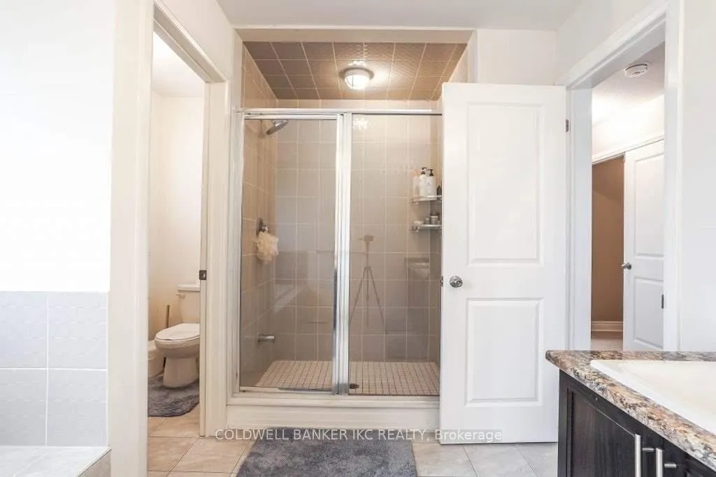 Photo 25 of 165 East Shore Drive E, Clarington, Bowmanville — HOMEH