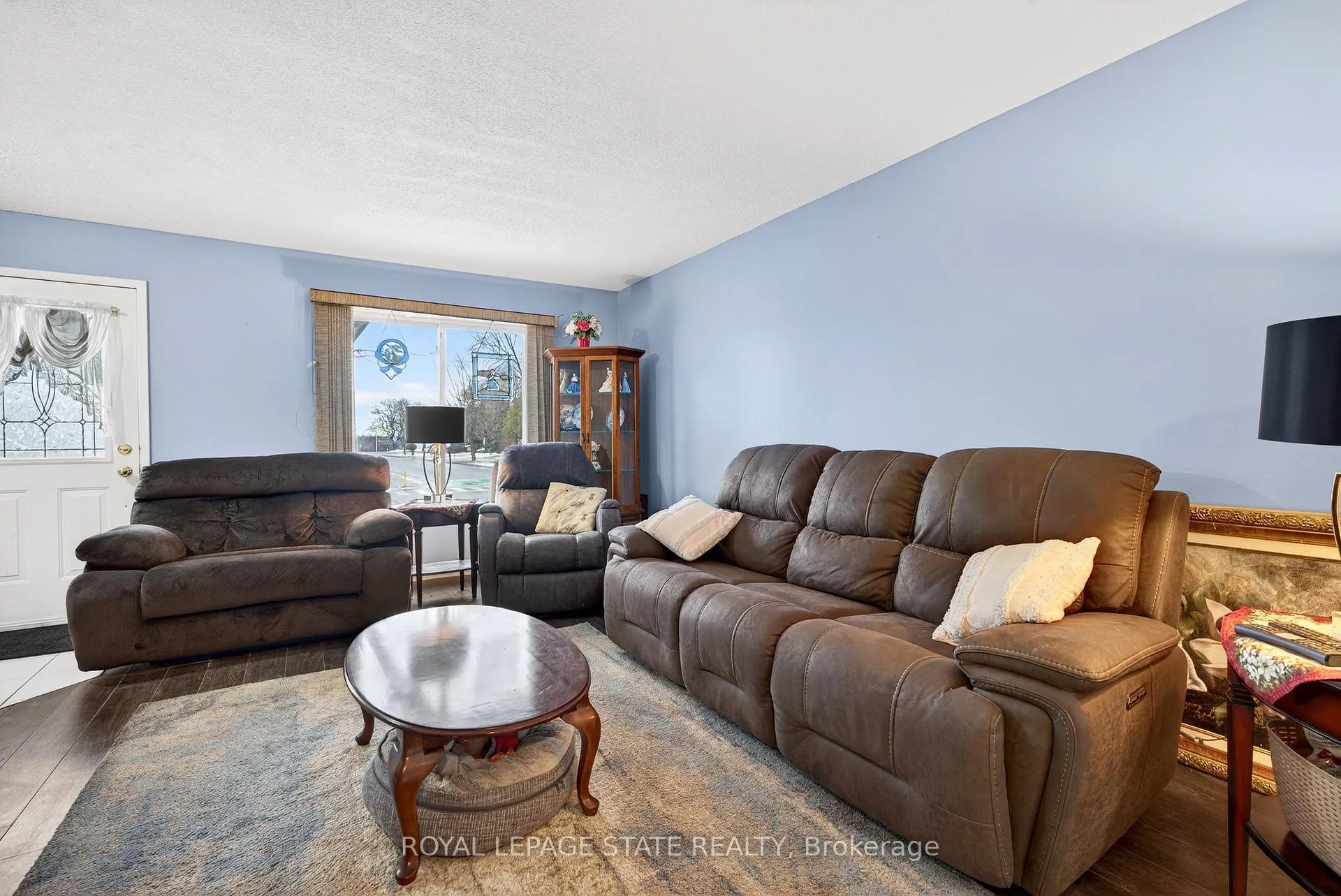 Photo 2 of 106 Wendover Drive, Hamilton, Fessenden — HOMEH