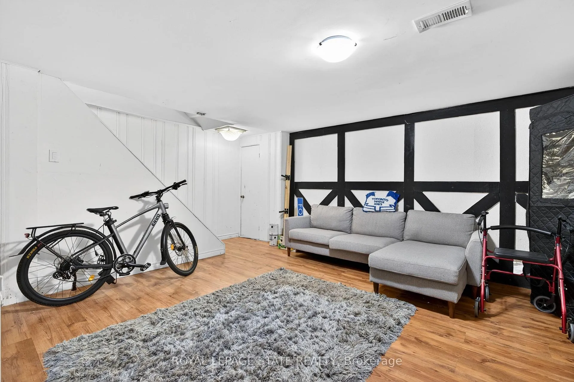 Photo 30 of 106 Wendover Drive, Hamilton, Fessenden — HOMEH