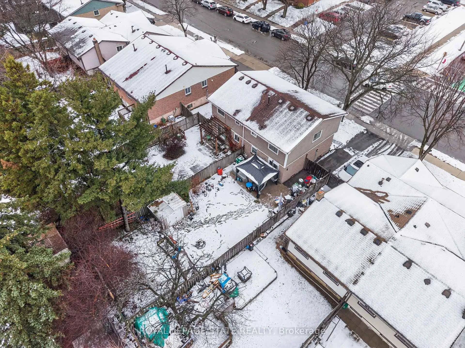 Photo 37 of 106 Wendover Drive, Hamilton, Fessenden — HOMEH
