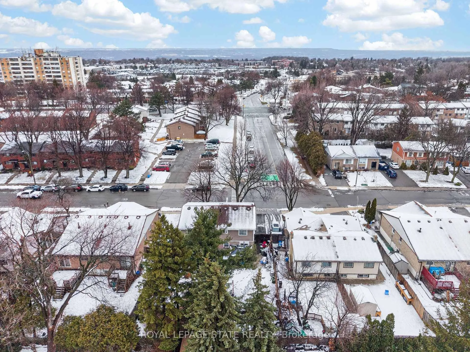 Photo 38 of 106 Wendover Drive, Hamilton, Fessenden — HOMEH
