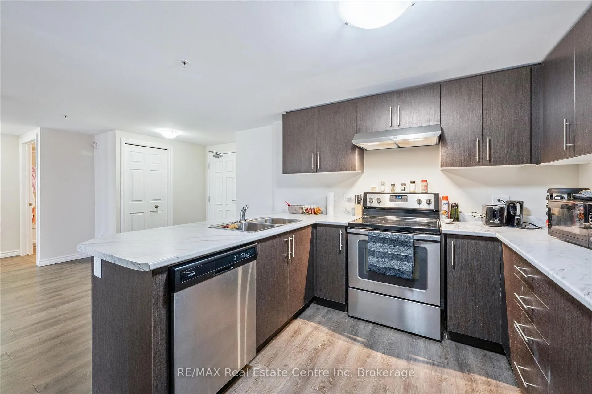 Photo 8 of Unit 604, 7 Kay Crescent, Guelph, Pineridge/Westminster Woods — HOMEH