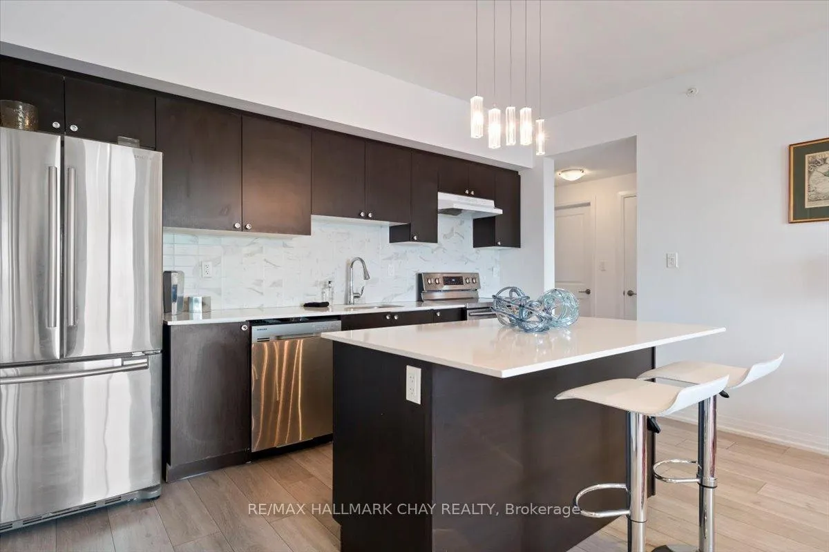 Photo 8 of Unit 610, 299 Cundles Road E, Barrie, Alliance — HOMEH