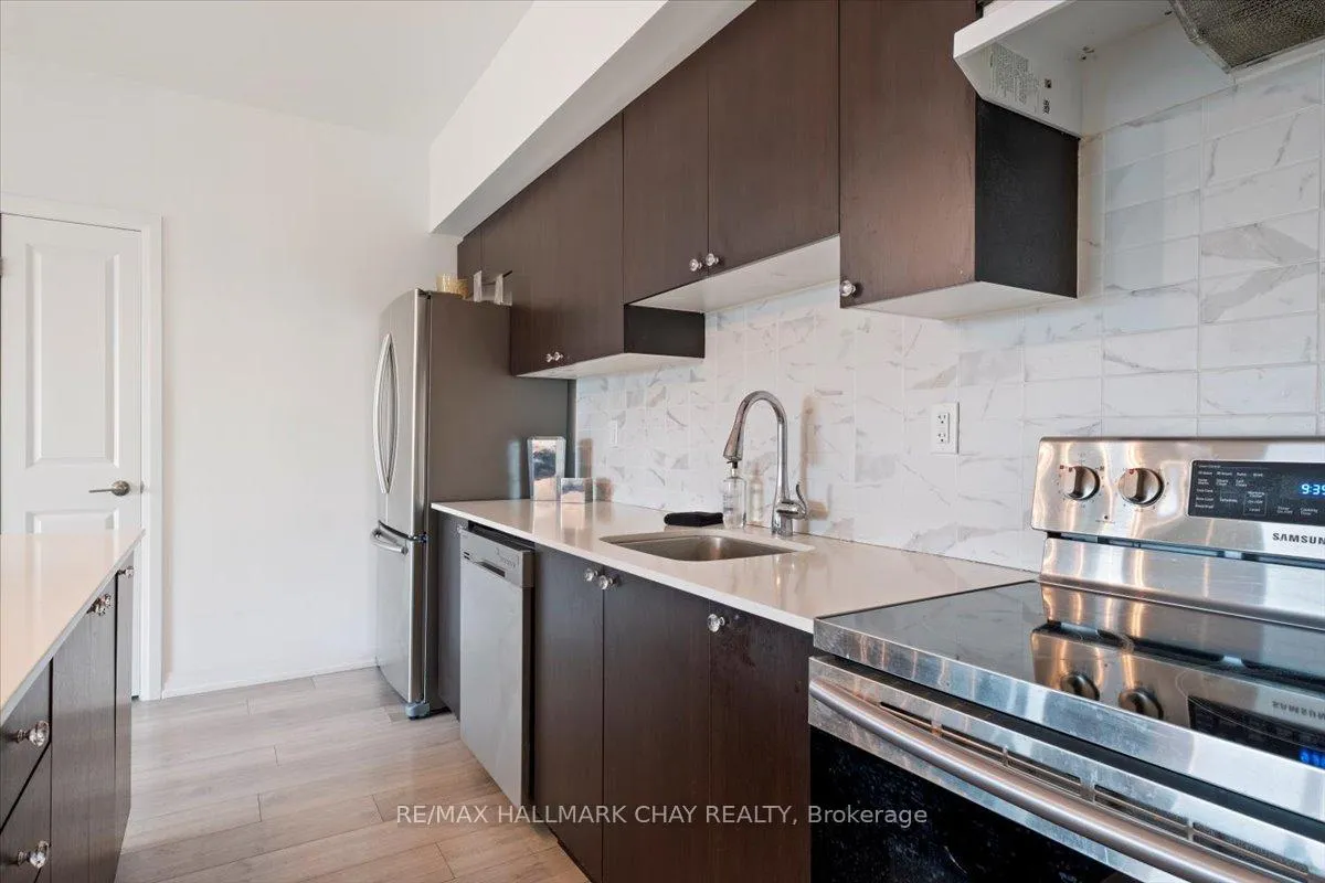 Photo 9 of Unit 610, 299 Cundles Road E, Barrie, Alliance — HOMEH