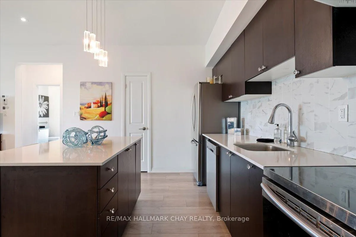 Photo 10 of Unit 610, 299 Cundles Road E, Barrie, Alliance — HOMEH