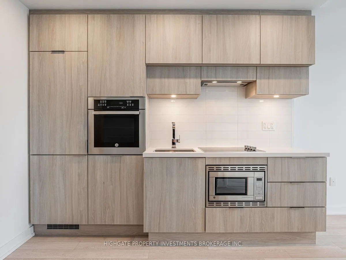 Photo 6 of Unit 3801, 39 Roehampton Avenue, Toronto, Mount Pleasant West — HOMEH