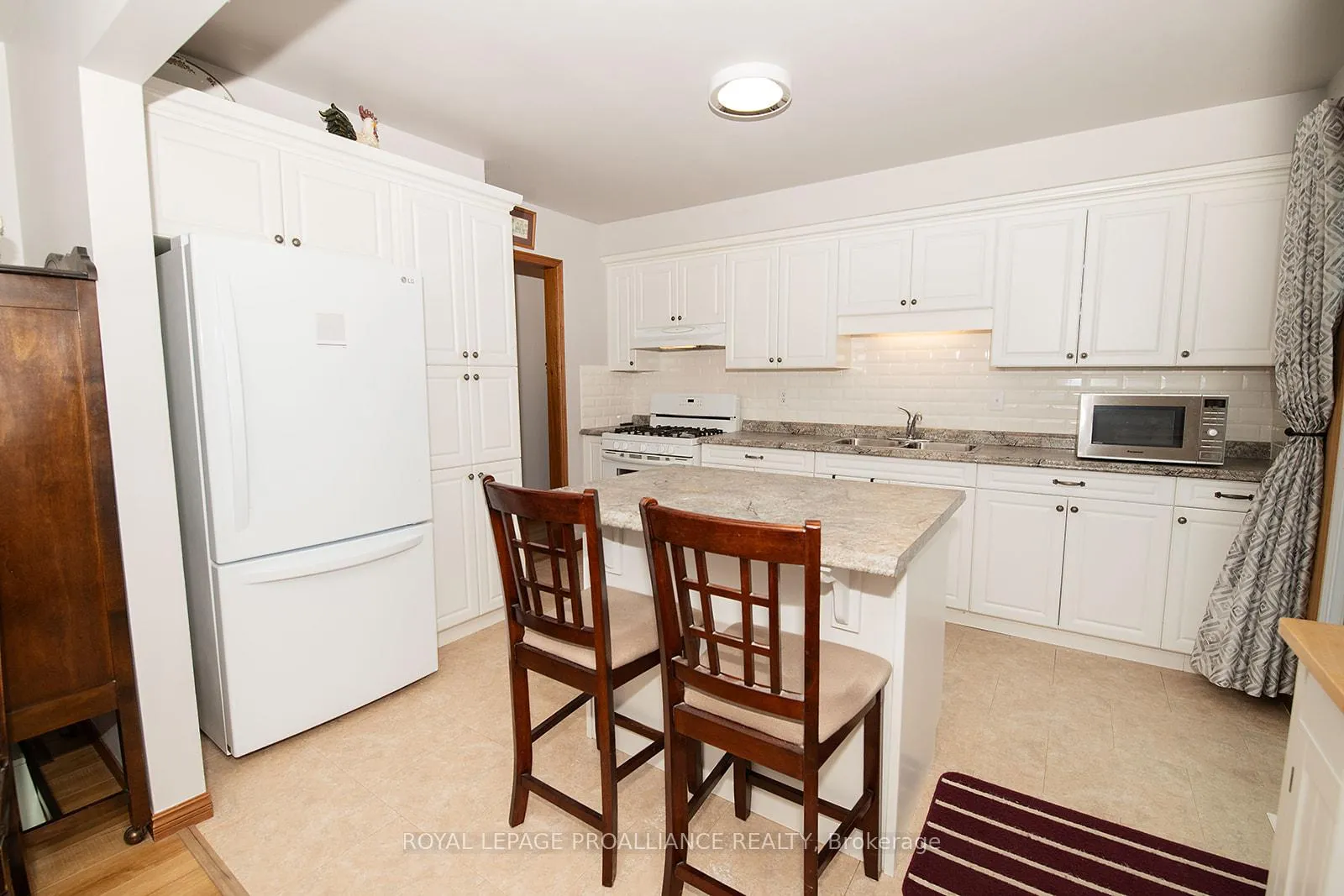 Photo 6 of 35 Morris Drive, Belleville, Belleville Ward — HOMEH