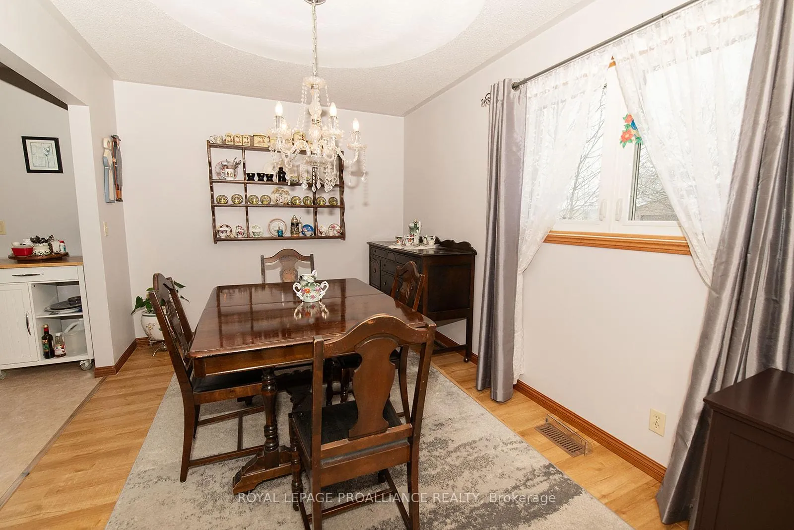Photo 7 of 35 Morris Drive, Belleville, Belleville Ward — HOMEH