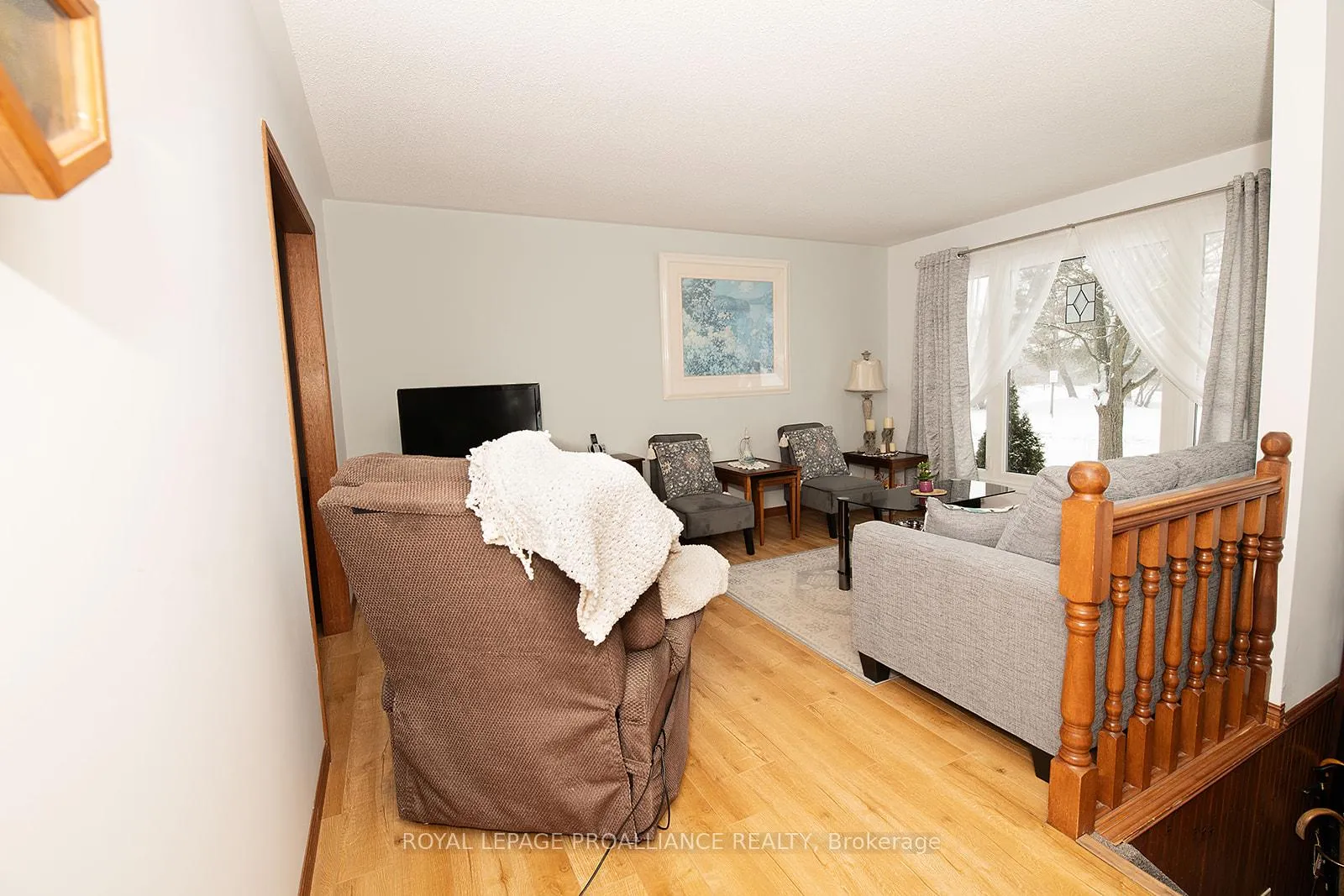 Photo 11 of 35 Morris Drive, Belleville, Belleville Ward — HOMEH