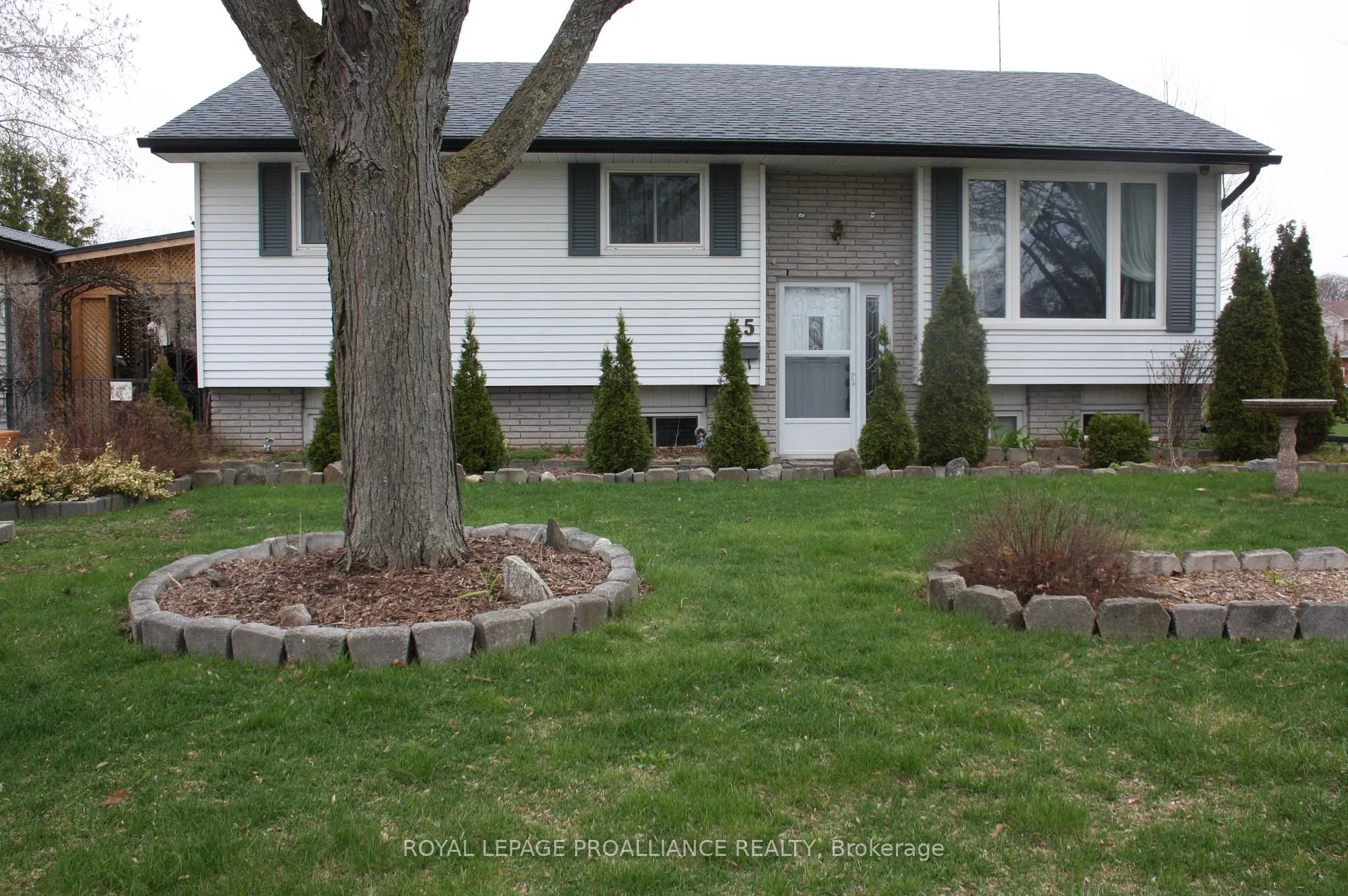 Photo 24 of 35 Morris Drive, Belleville, Belleville Ward — HOMEH