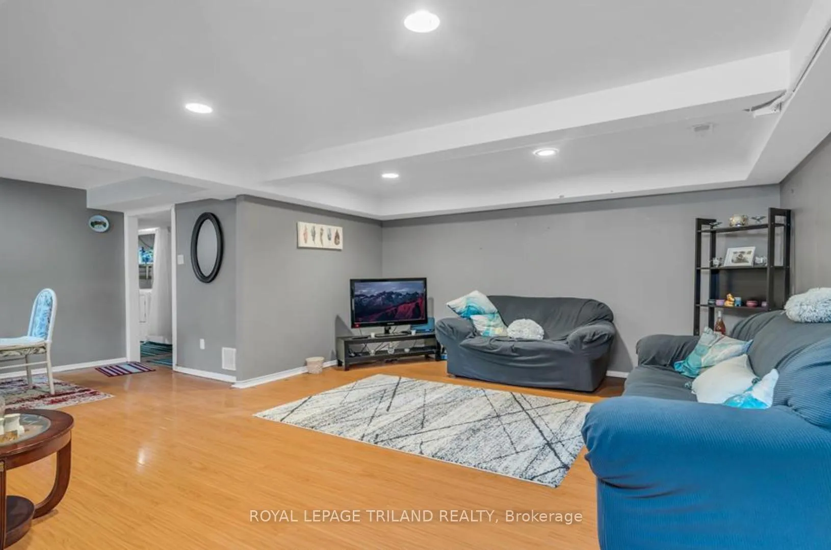 Front of Unit B, 197A Cedarvale Crescent