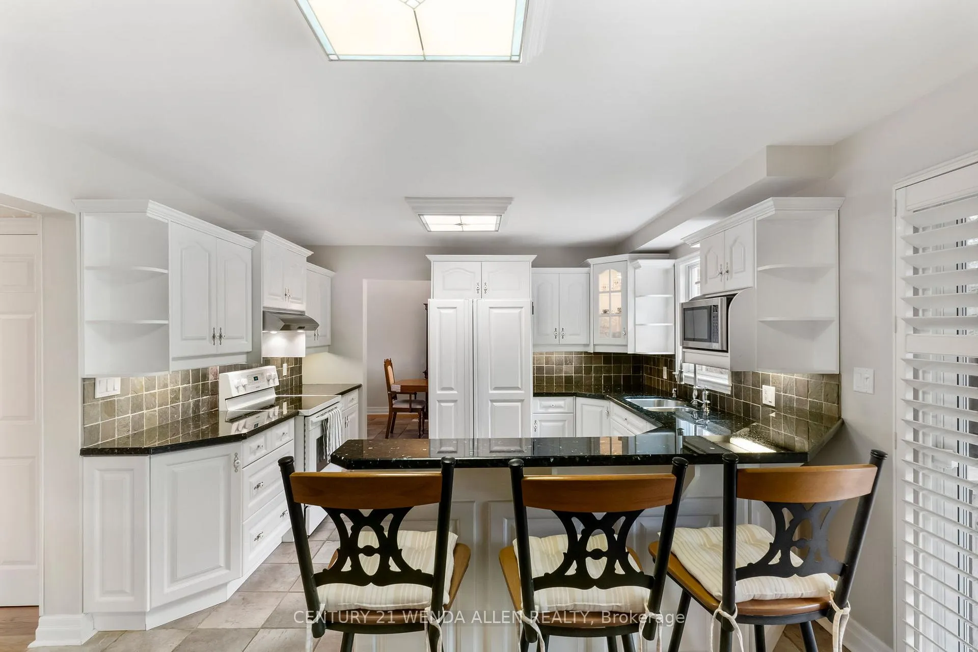 Photo 4 of 26 Riverview Drive, Scugog, Port Perry — HOMEH