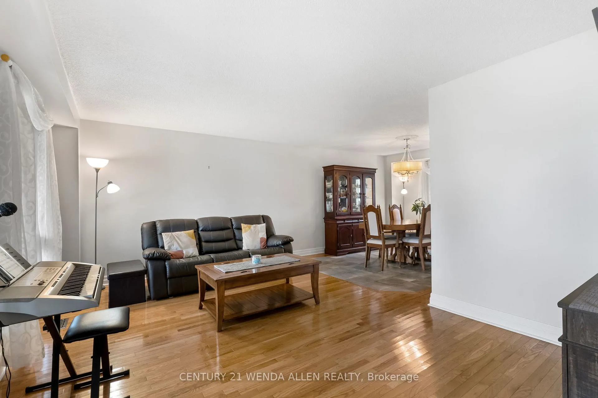 Photo 10 of 26 Riverview Drive, Scugog, Port Perry — HOMEH