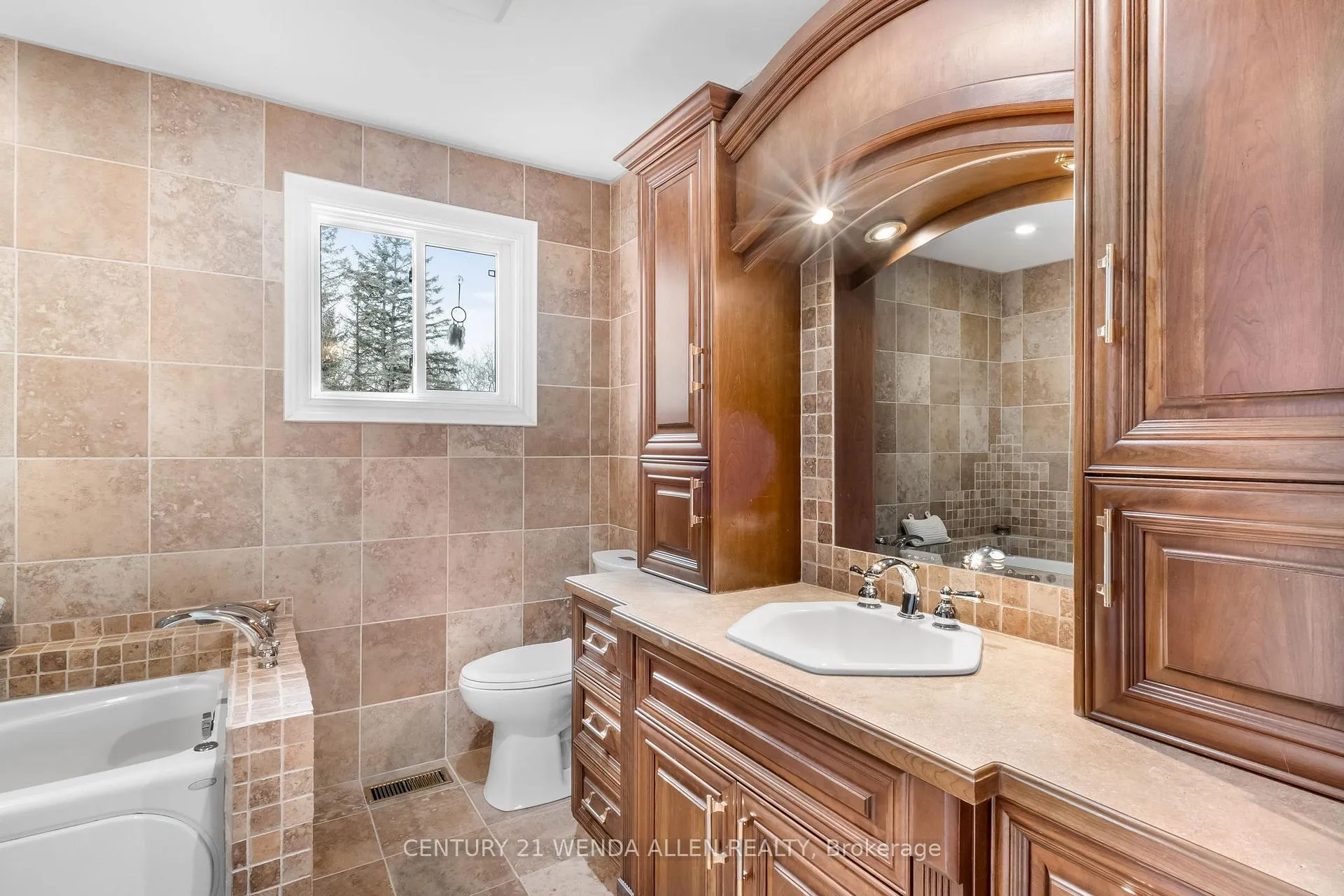 Photo 15 of 26 Riverview Drive, Scugog, Port Perry — HOMEH