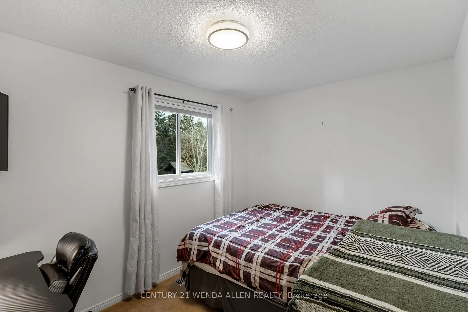 Photo 17 of 26 Riverview Drive, Scugog, Port Perry — HOMEH