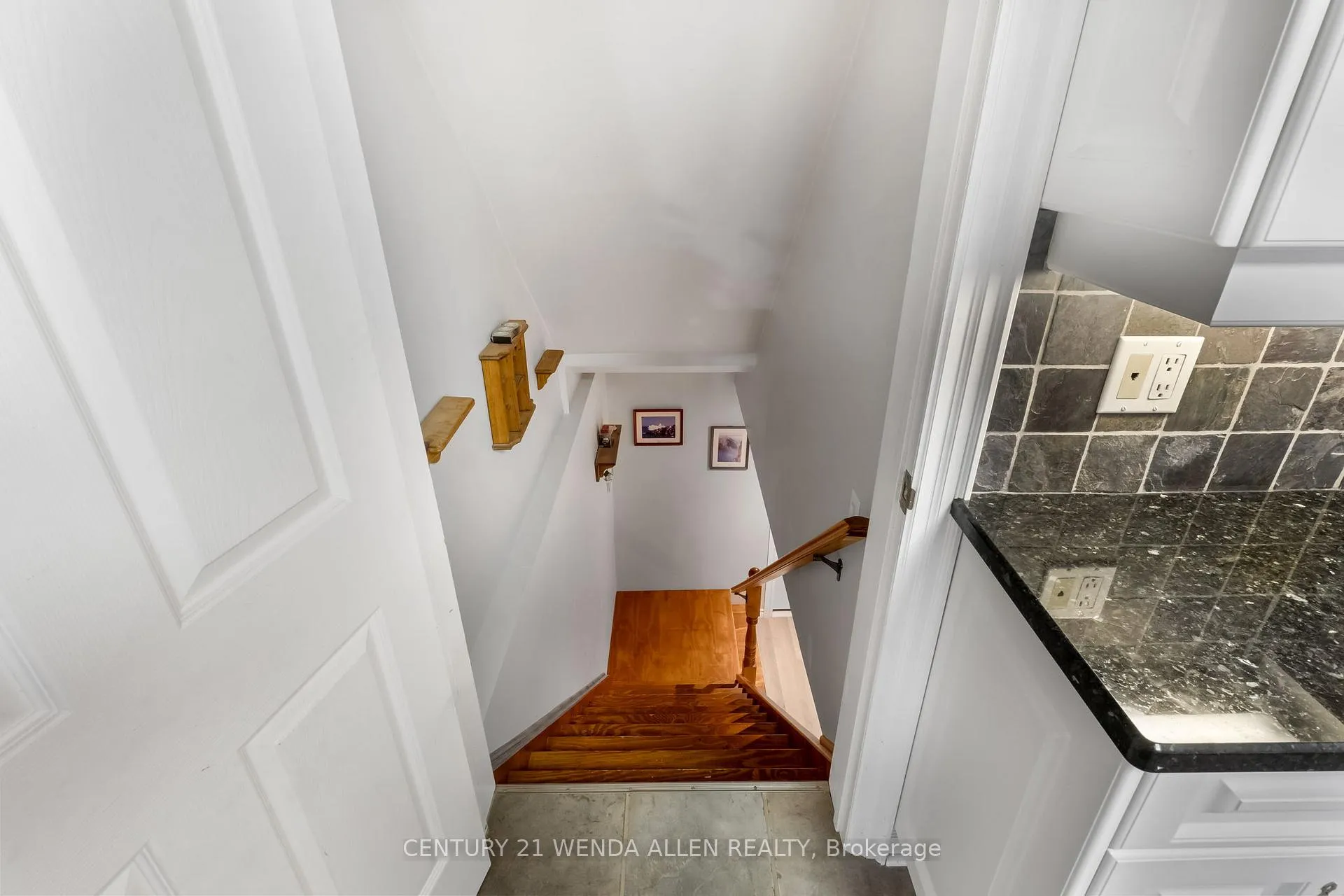 Photo 19 of 26 Riverview Drive, Scugog, Port Perry — HOMEH