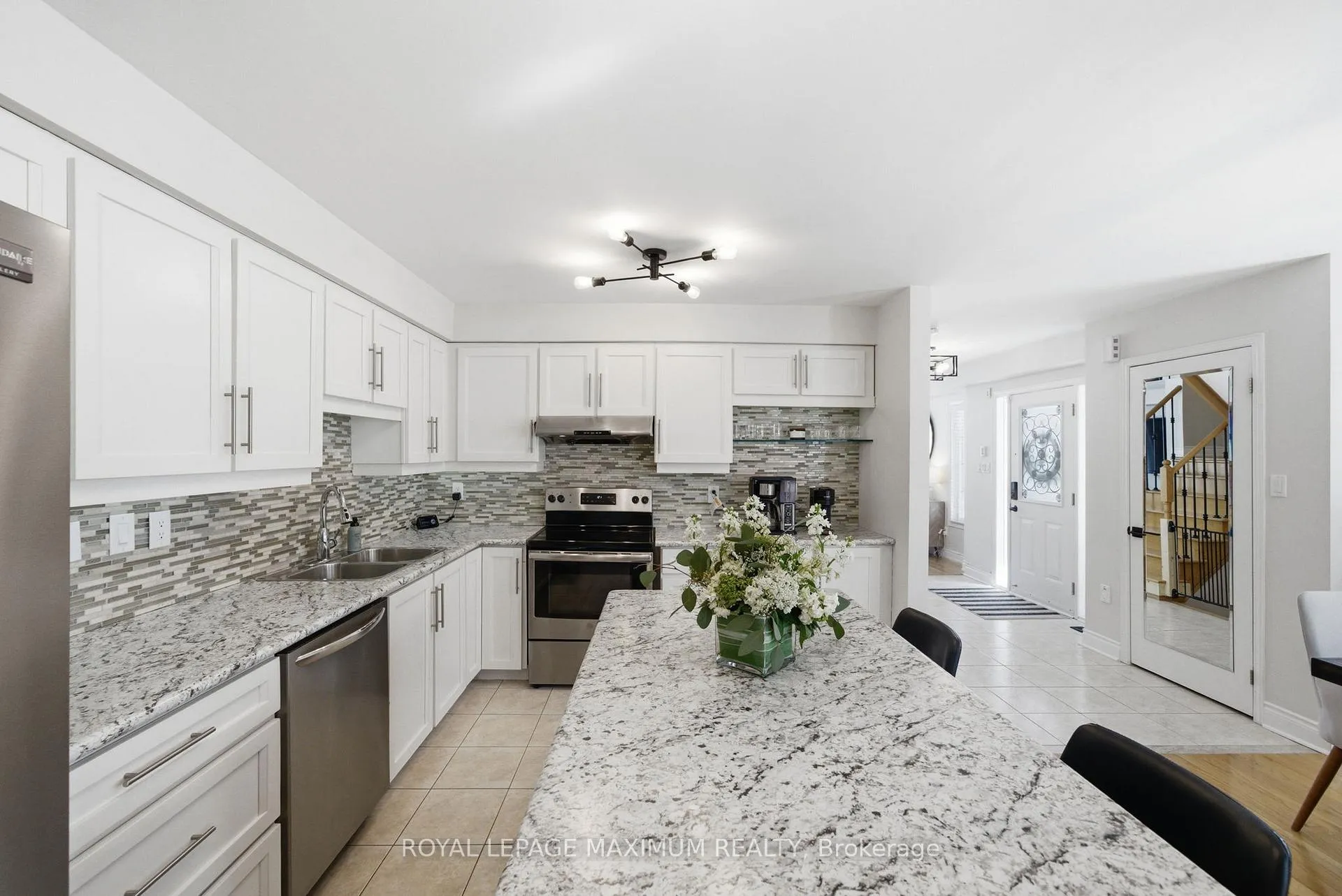 Photo 13 of 2 Castle Park Boulevard, Vaughan, Sonoma Heights — HOMEH