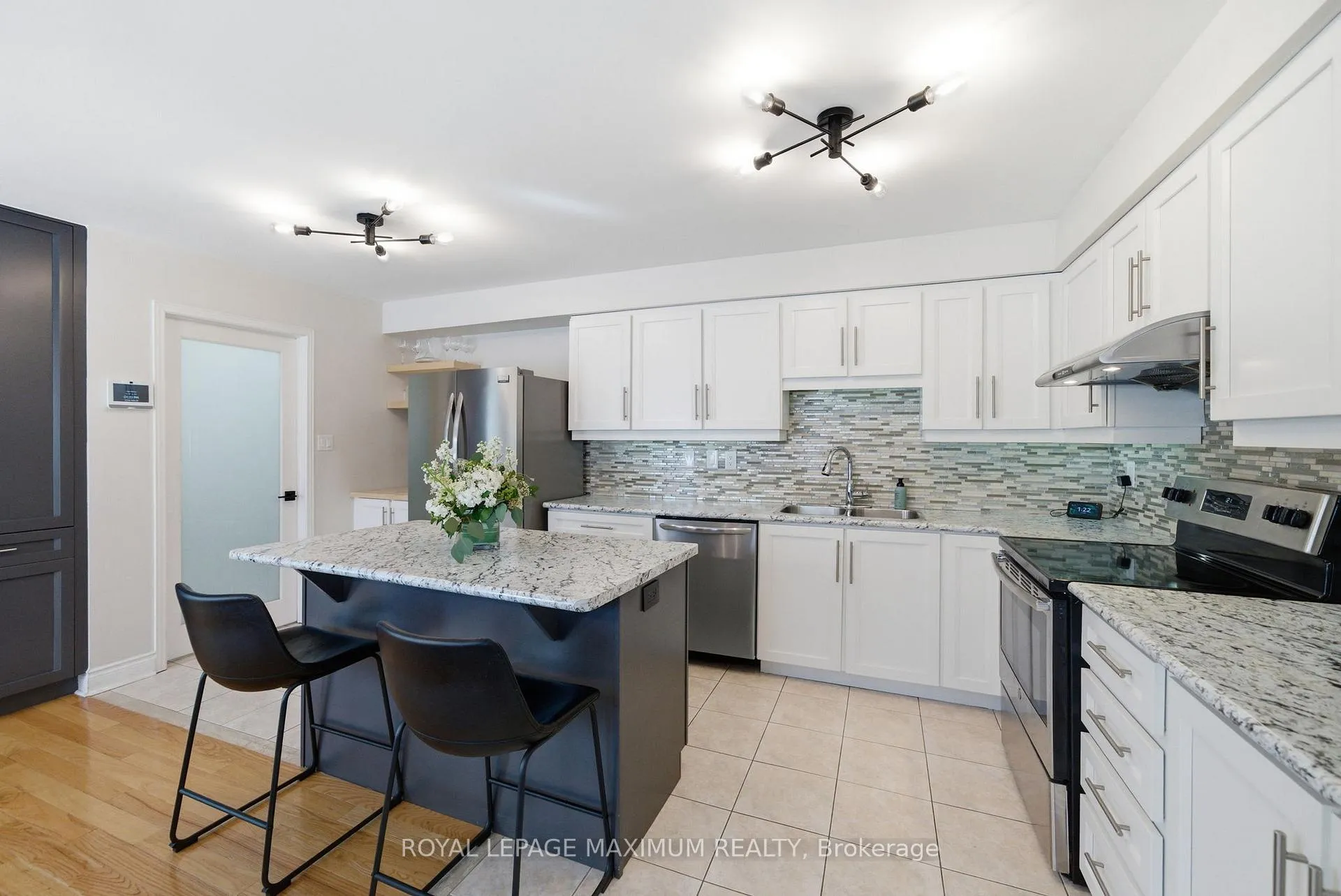 Photo 15 of 2 Castle Park Boulevard, Vaughan, Sonoma Heights — HOMEH