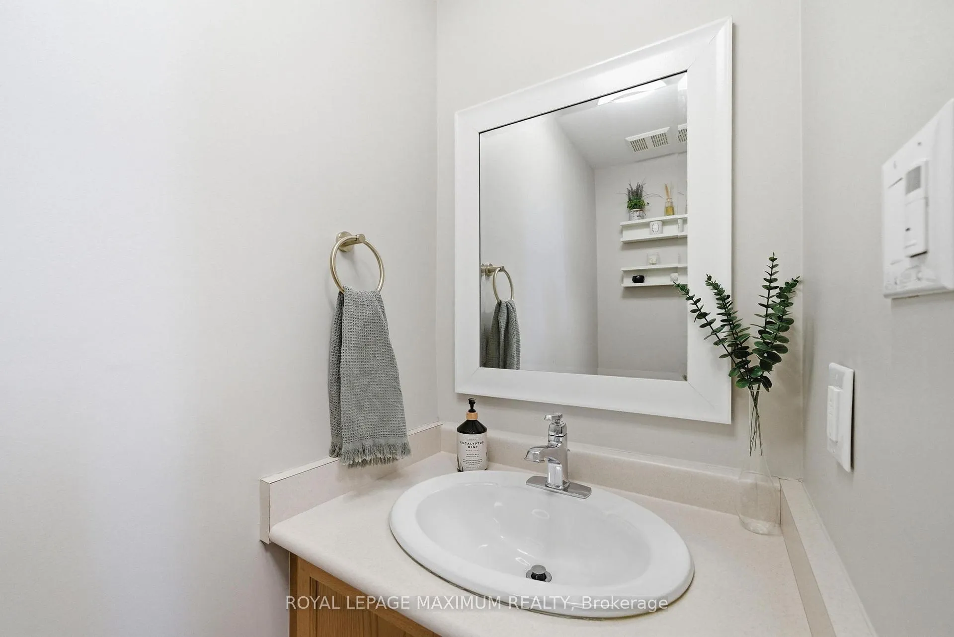 Photo 38 of 2 Castle Park Boulevard, Vaughan, Sonoma Heights — HOMEH